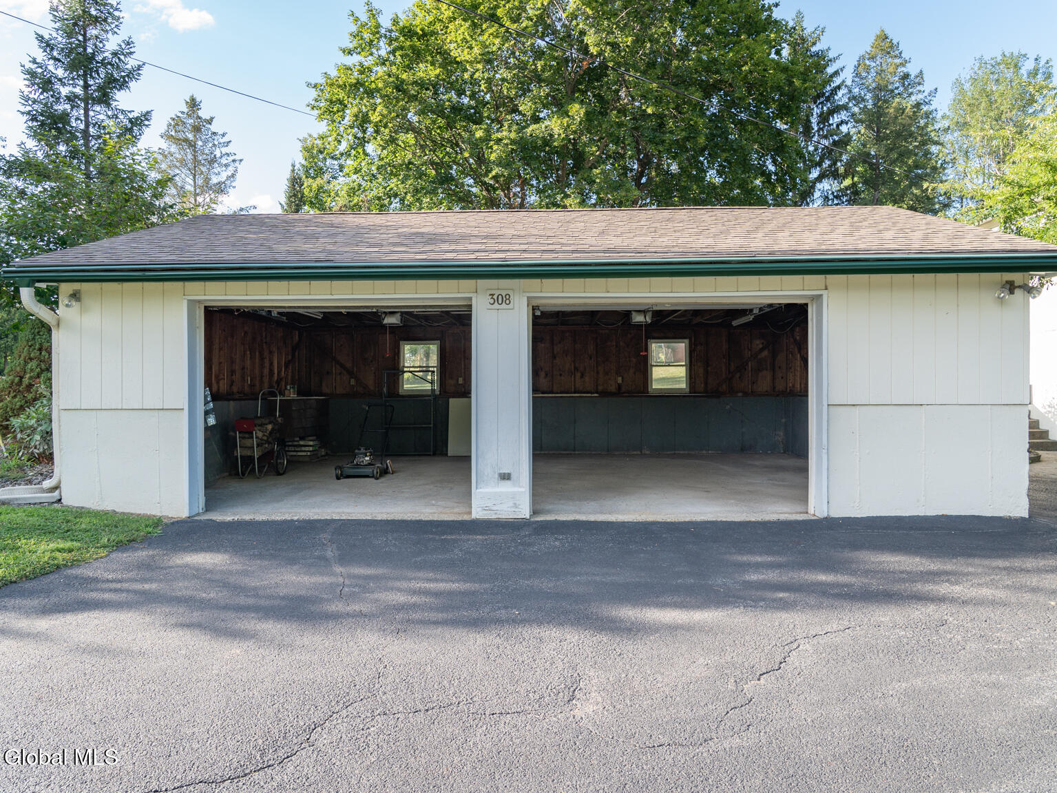 Kinderhook, New York 12184, United States, 3 Bedrooms Bedrooms, ,2 BathroomsBathrooms,Residential,Active,180691