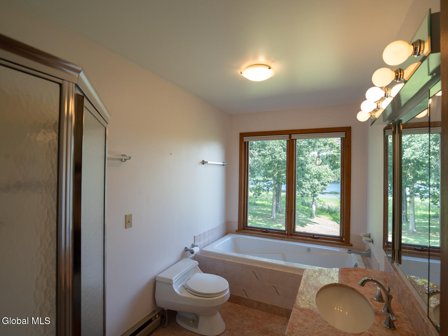 Kinderhook, New York 12184, United States, 3 Bedrooms Bedrooms, ,2 BathroomsBathrooms,Residential,Active,180691