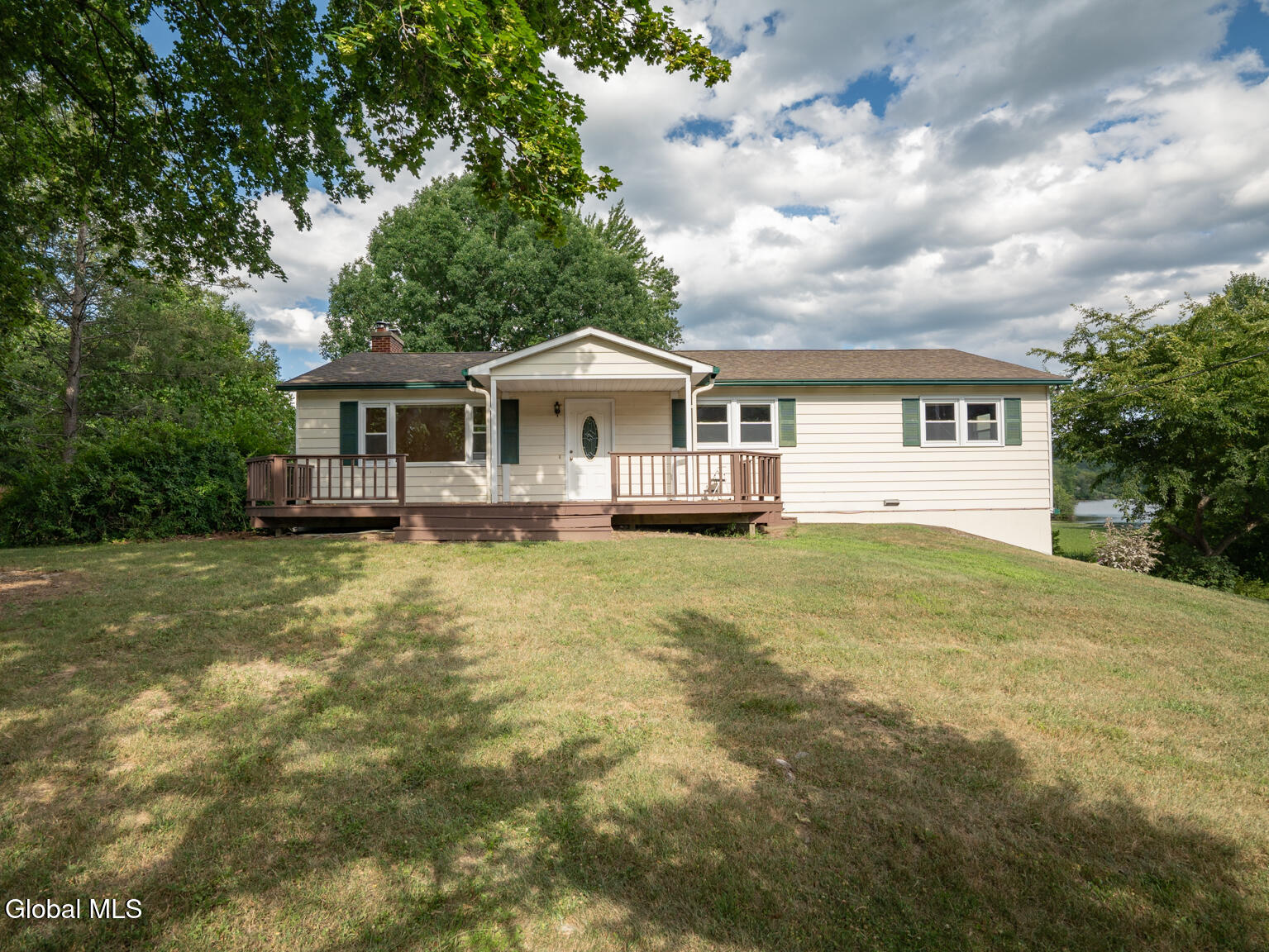 Kinderhook, New York 12184, United States, 3 Bedrooms Bedrooms, ,2 BathroomsBathrooms,Residential,Active,180691