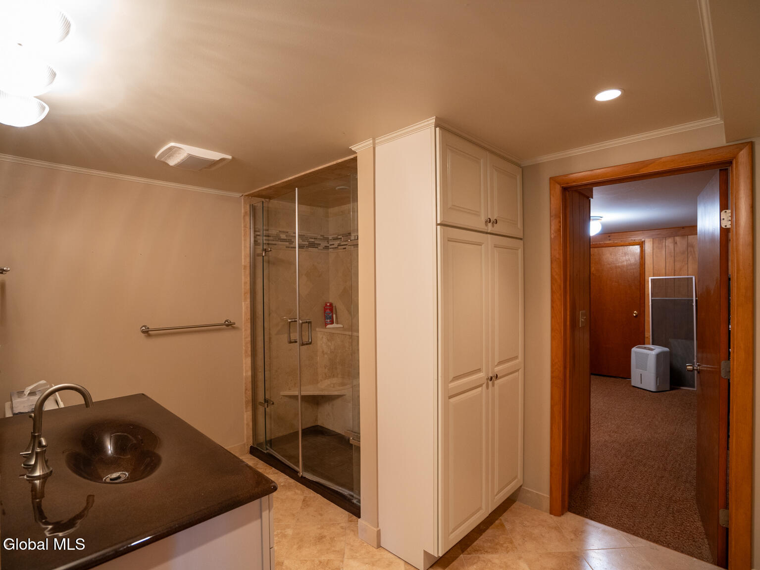 Kinderhook, New York 12184, United States, 3 Bedrooms Bedrooms, ,2 BathroomsBathrooms,Residential,Active,180691