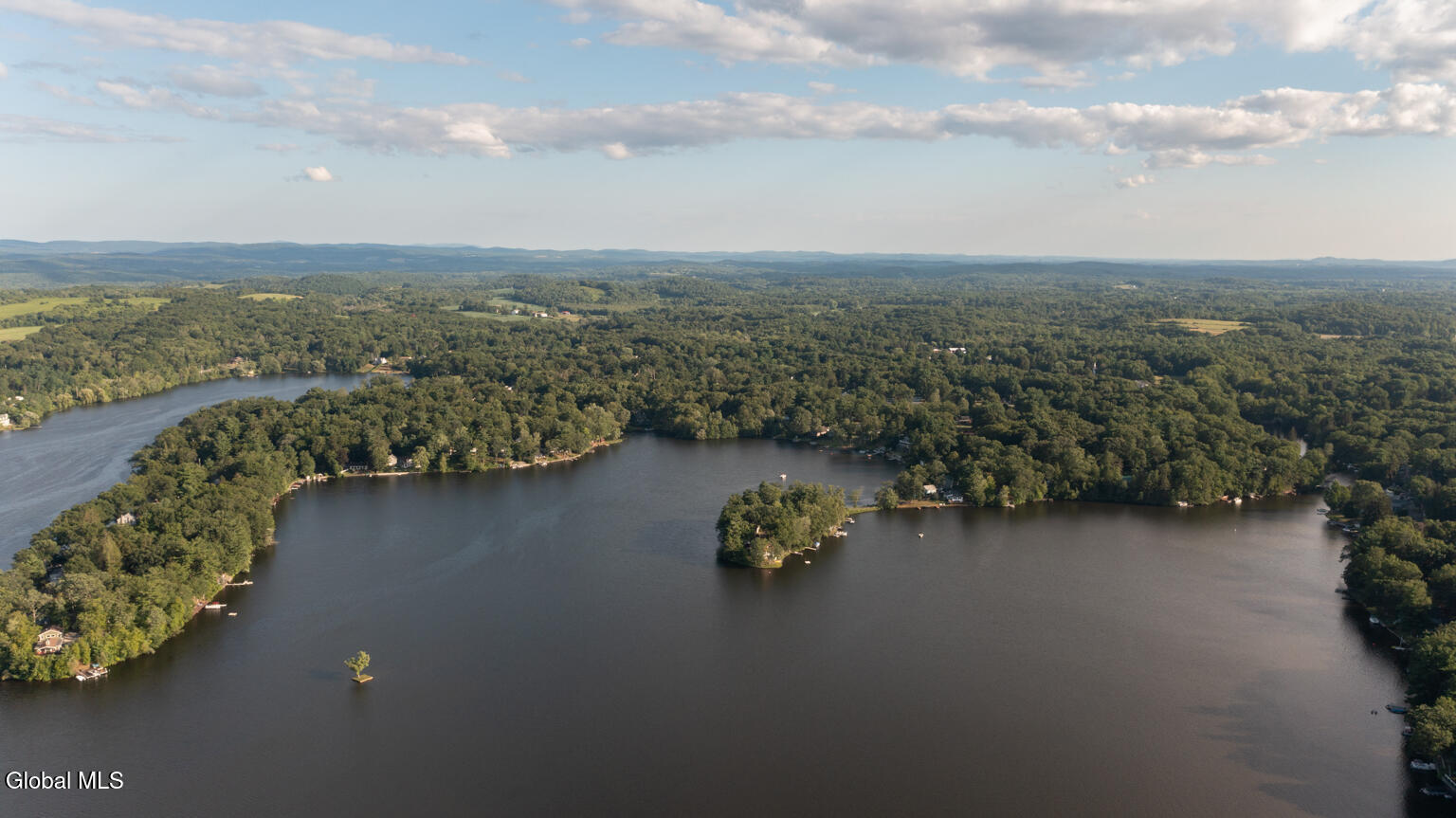 Kinderhook, New York 12184, United States, 3 Bedrooms Bedrooms, ,2 BathroomsBathrooms,Residential,Active,180691