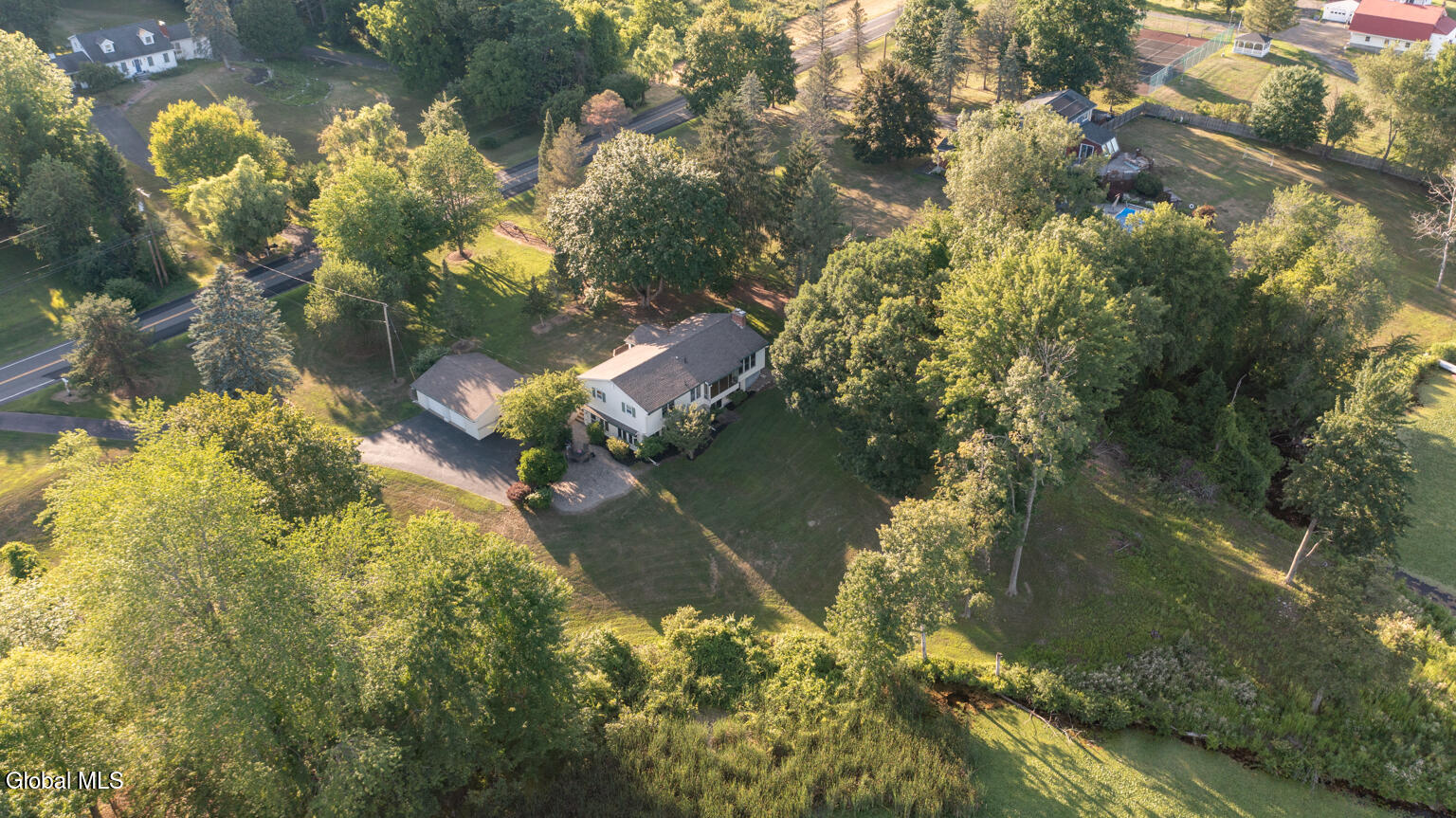 Kinderhook, New York 12184, United States, 3 Bedrooms Bedrooms, ,2 BathroomsBathrooms,Residential,Active,180691