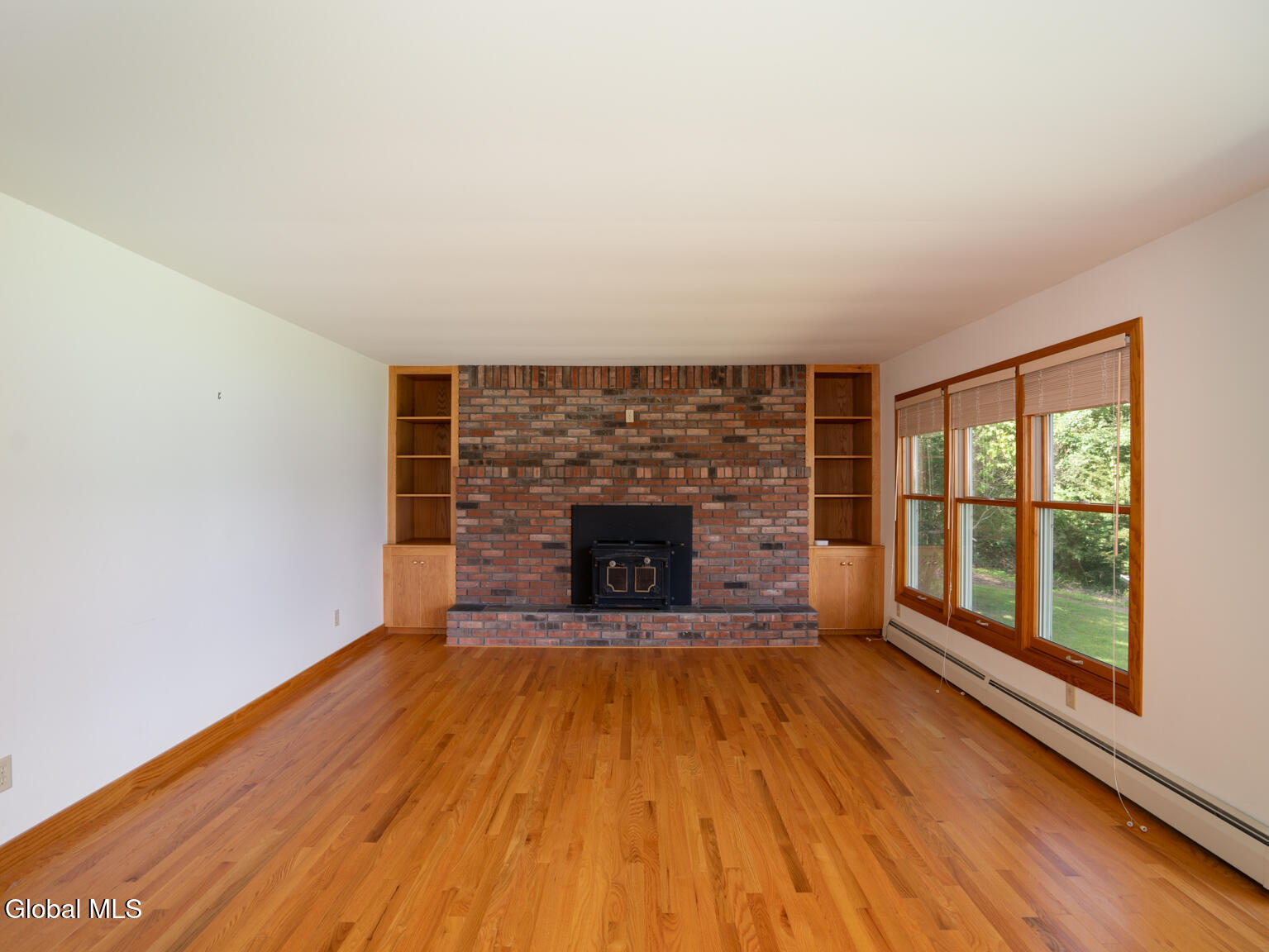 Kinderhook, New York 12184, United States, 3 Bedrooms Bedrooms, ,2 BathroomsBathrooms,Residential,Active,180691