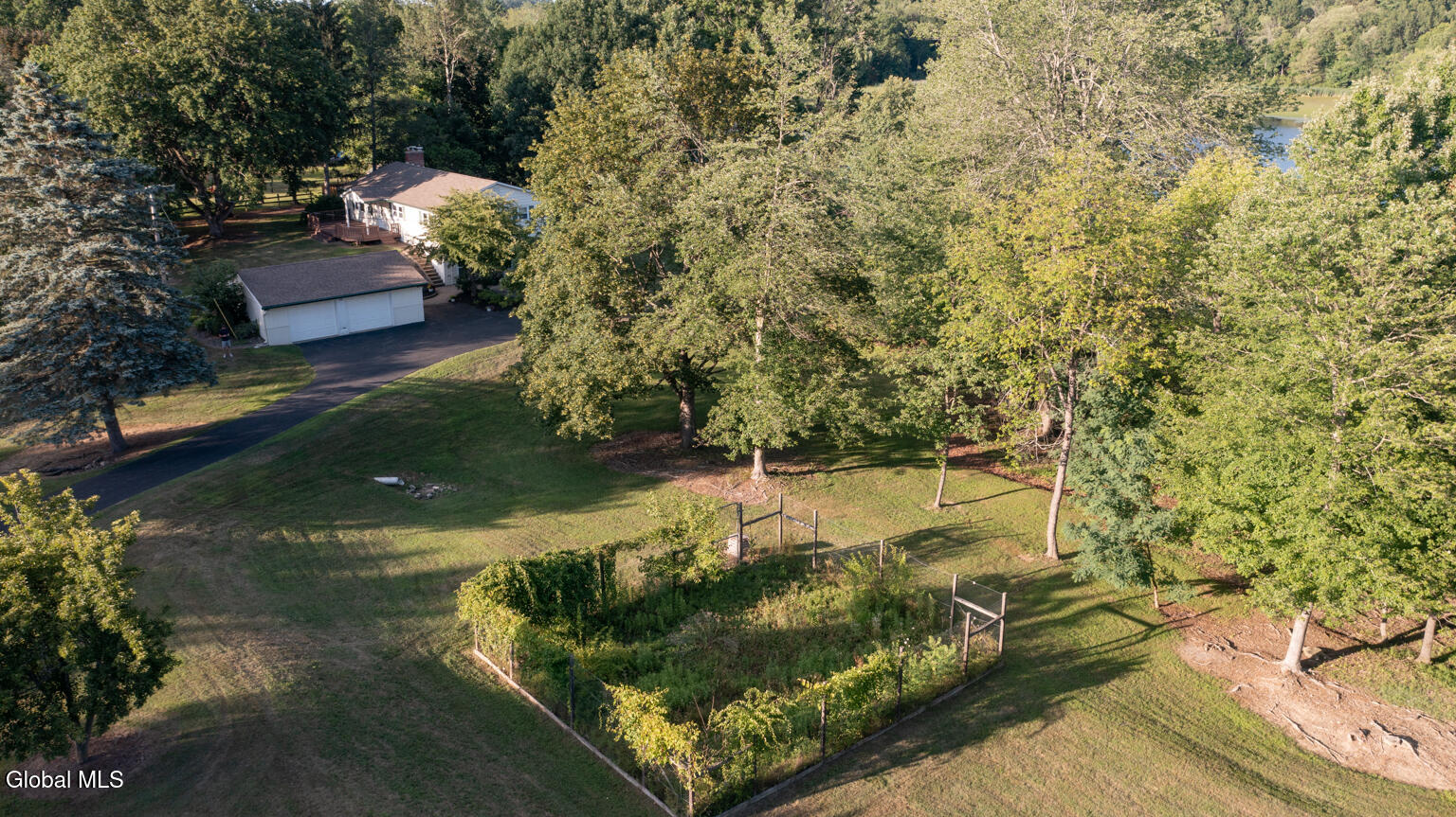 Kinderhook, New York 12184, United States, 3 Bedrooms Bedrooms, ,2 BathroomsBathrooms,Residential,Active,180691