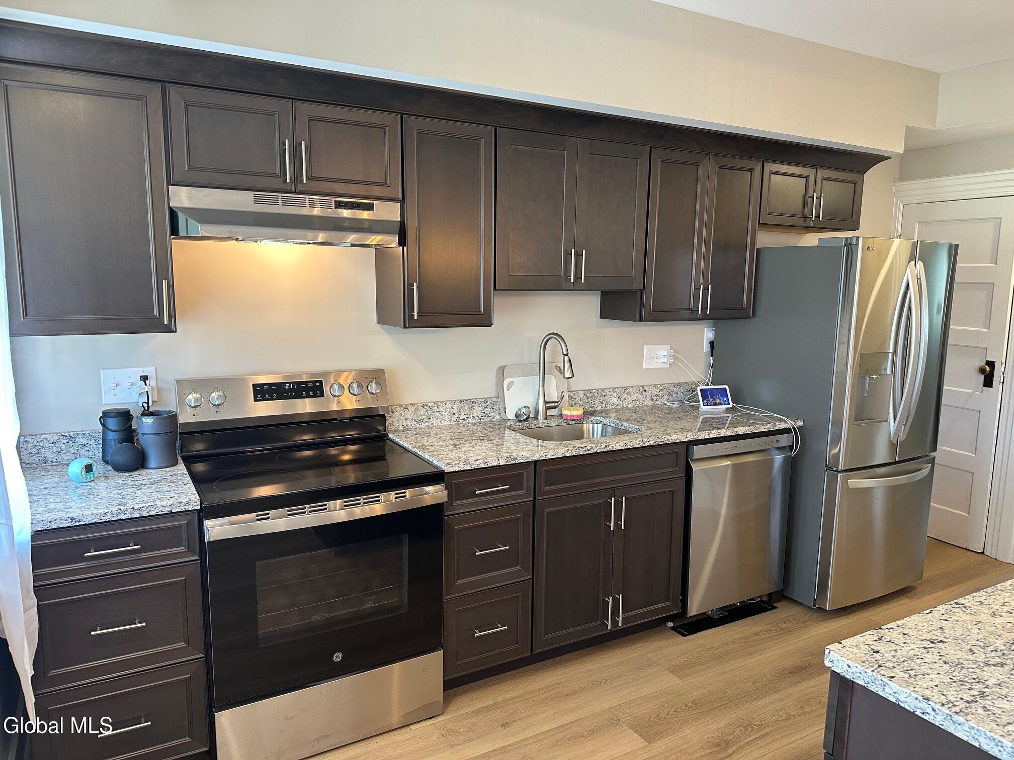 19 E Notre Dame Street