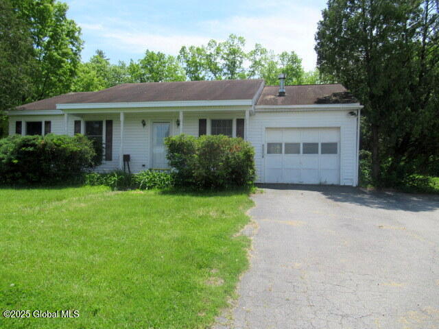 90 Blackhouse Road, Fort Edward, New York image 1