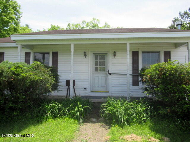90 Blackhouse Road, Fort Edward, New York image 2