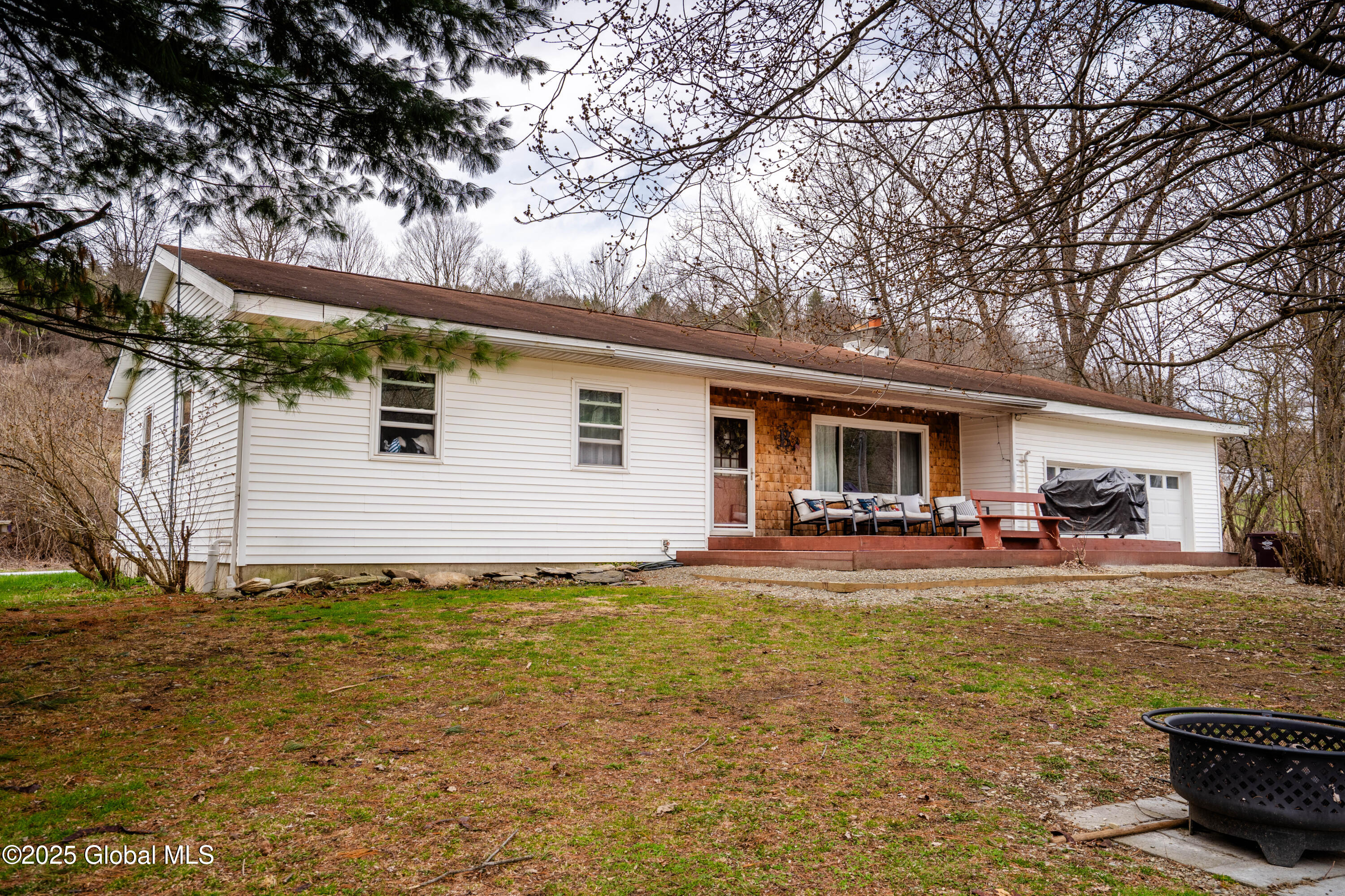 667-669 Ash Grove Road, Cambridge, New York image 1