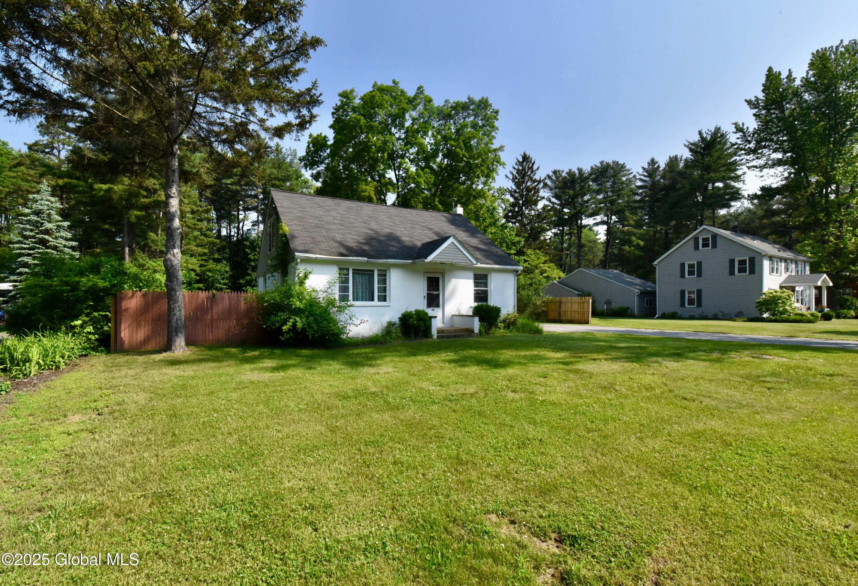 102 Willow Street, Guilderland, New York image 2