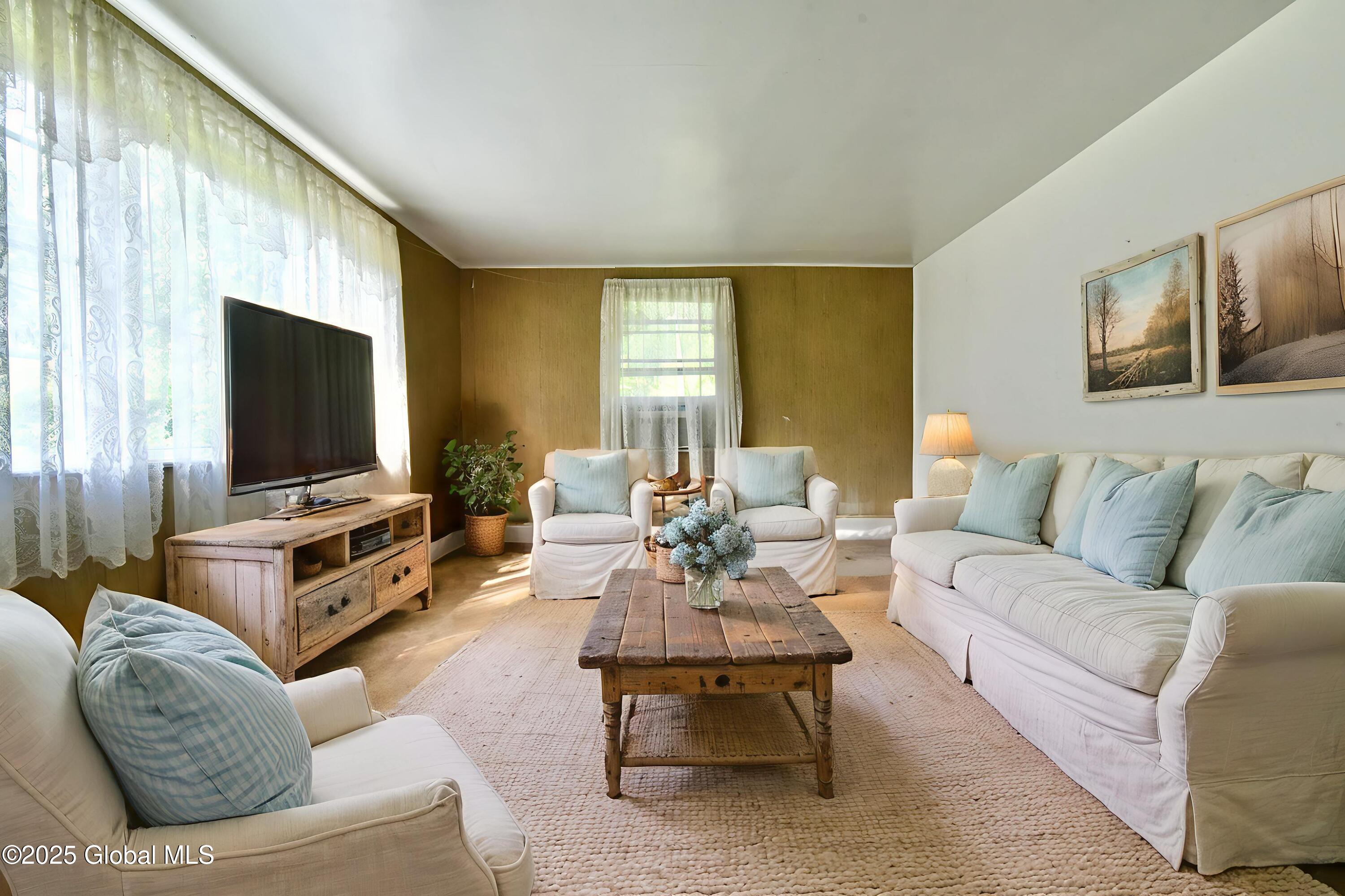 102 Willow Street, Guilderland, New York image 12