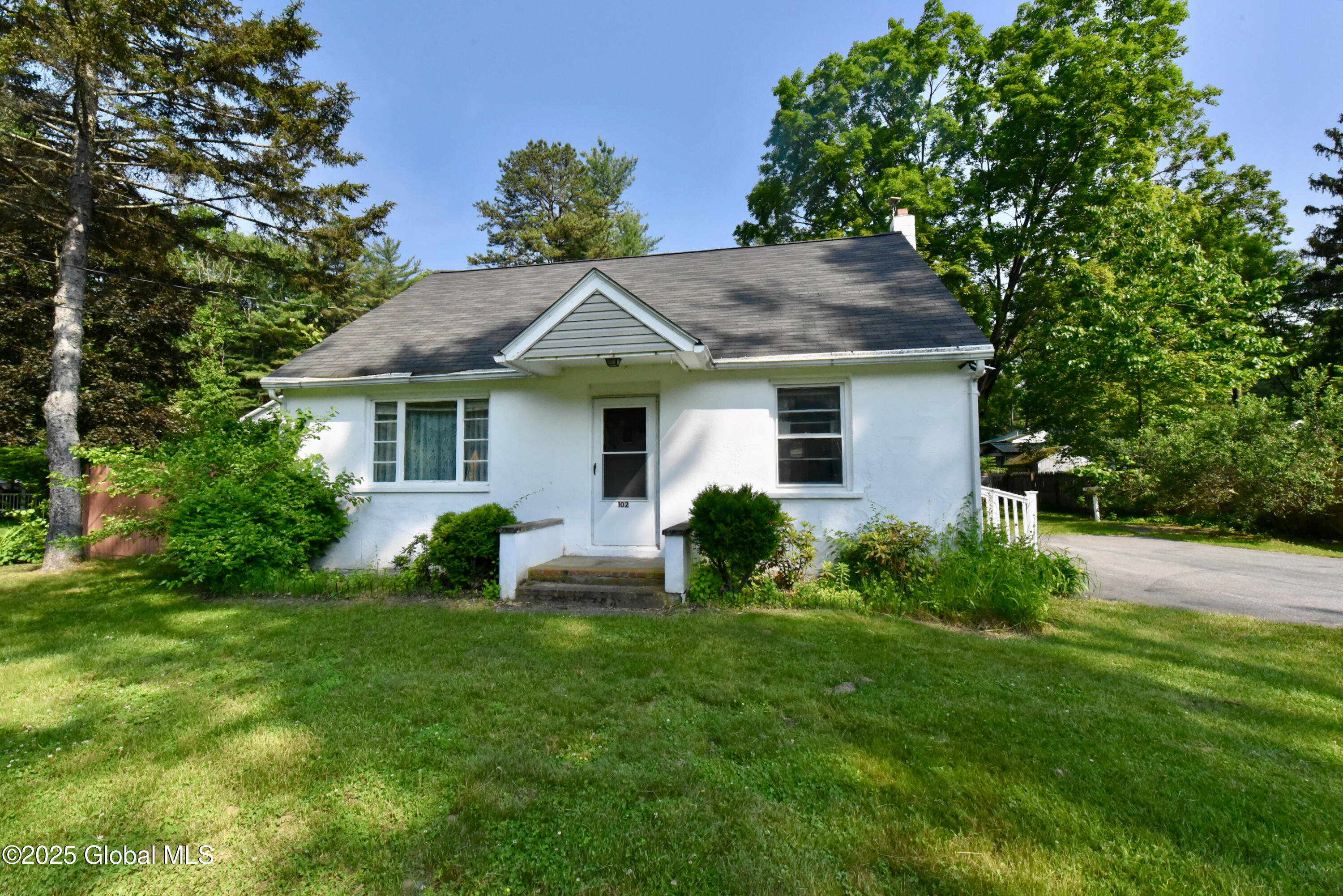 102 Willow Street, Guilderland, New York image 1
