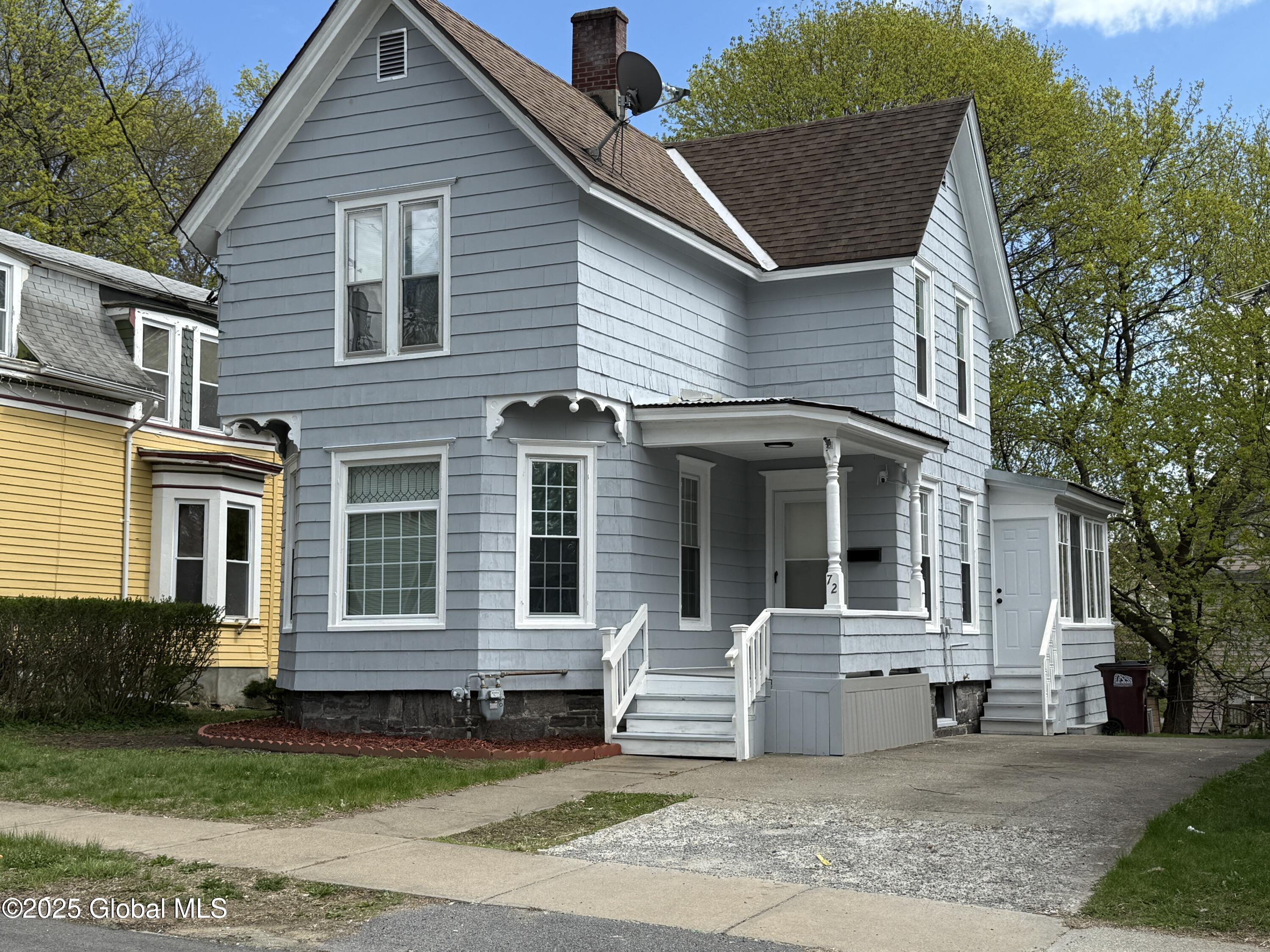 72 3rd Avenue, Gloversville, New York image 1