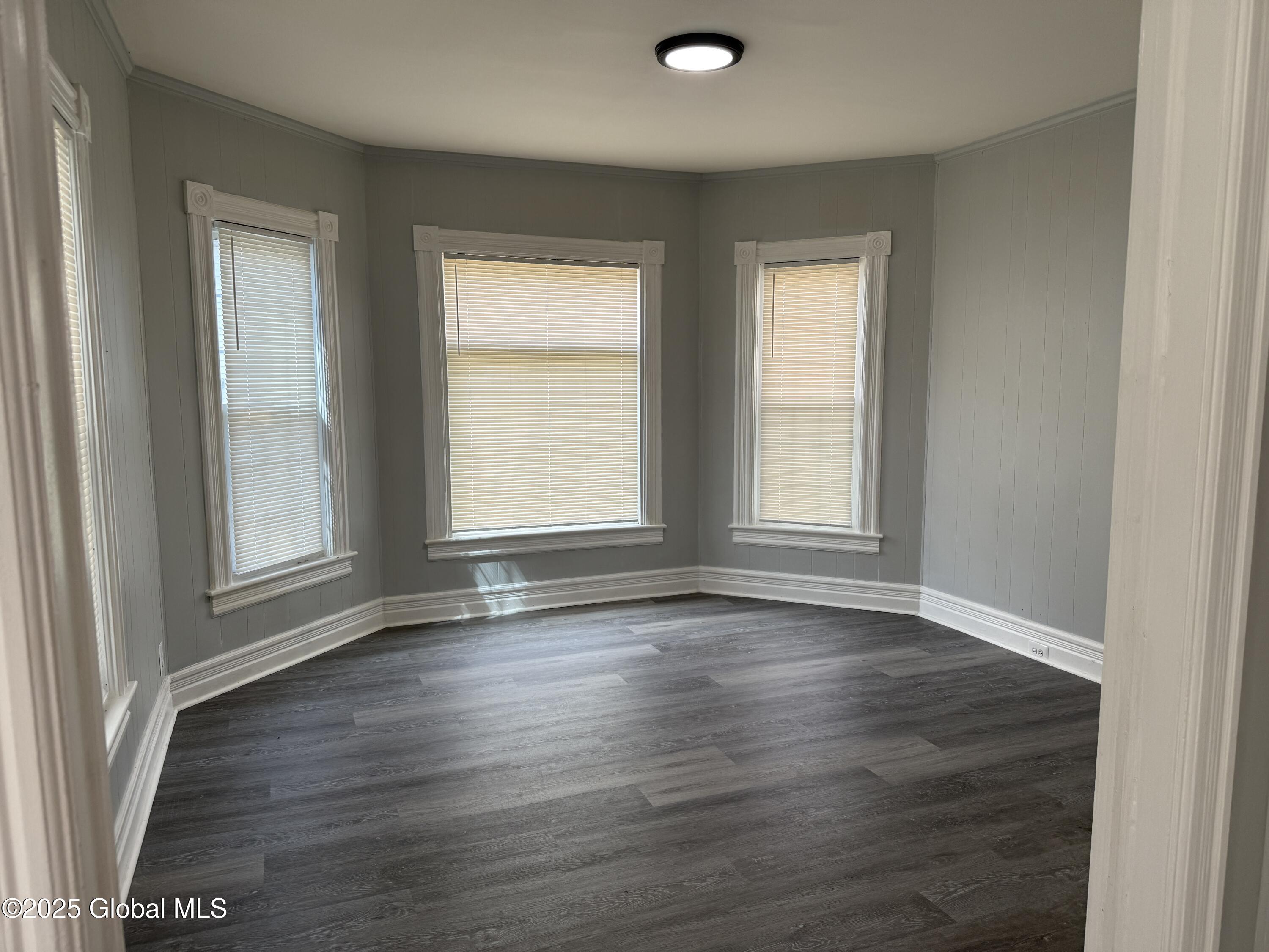 72 3rd Avenue, Gloversville, New York image 5