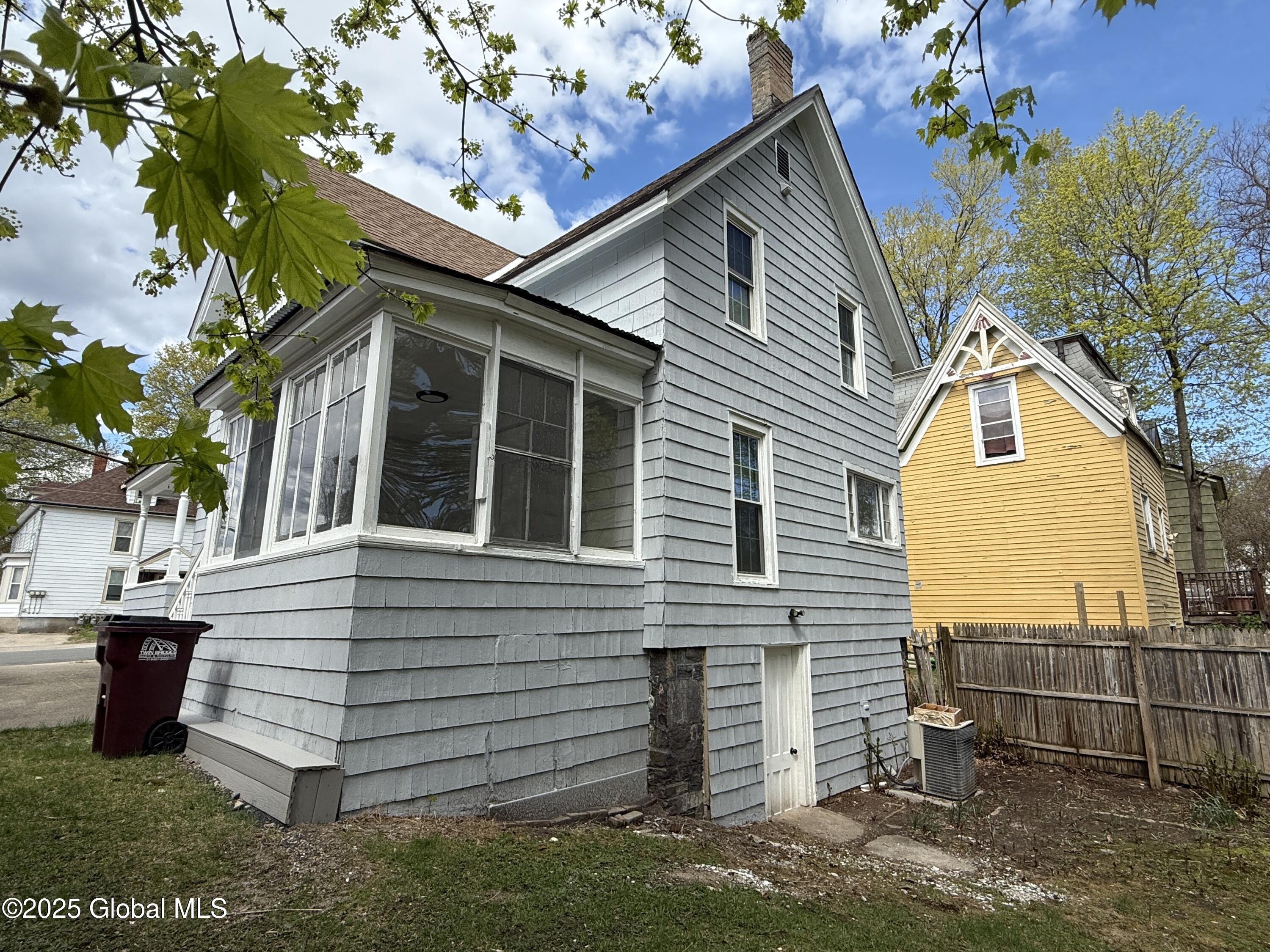 72 3rd Avenue, Gloversville, New York image 3