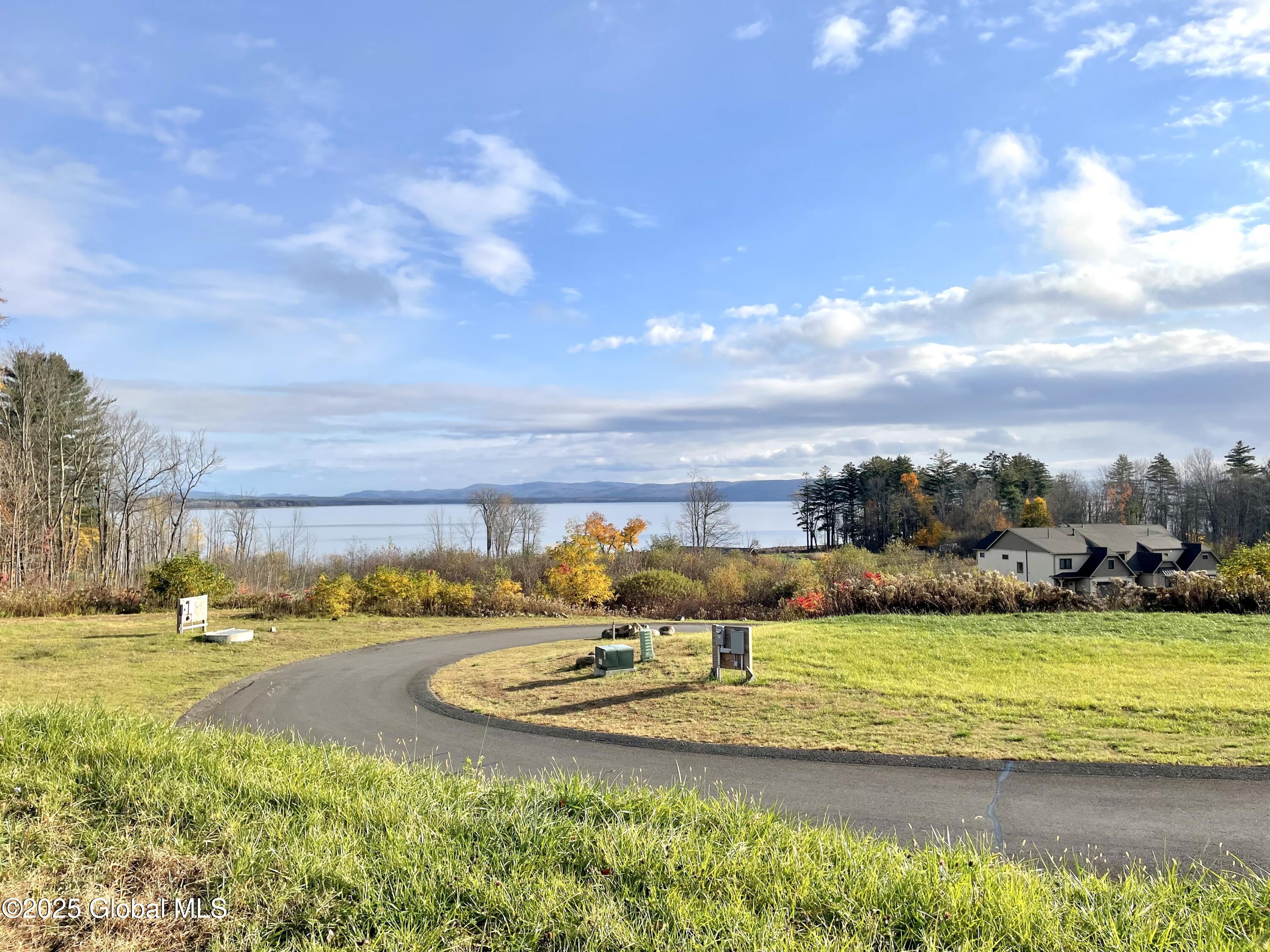 105 Paradise Manor Mnr, Mayfield, New York image 3