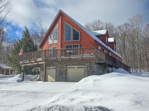 Photo of 157 Maplewood Drive, Gloversville, NY 12078 (MLS # 202610852)