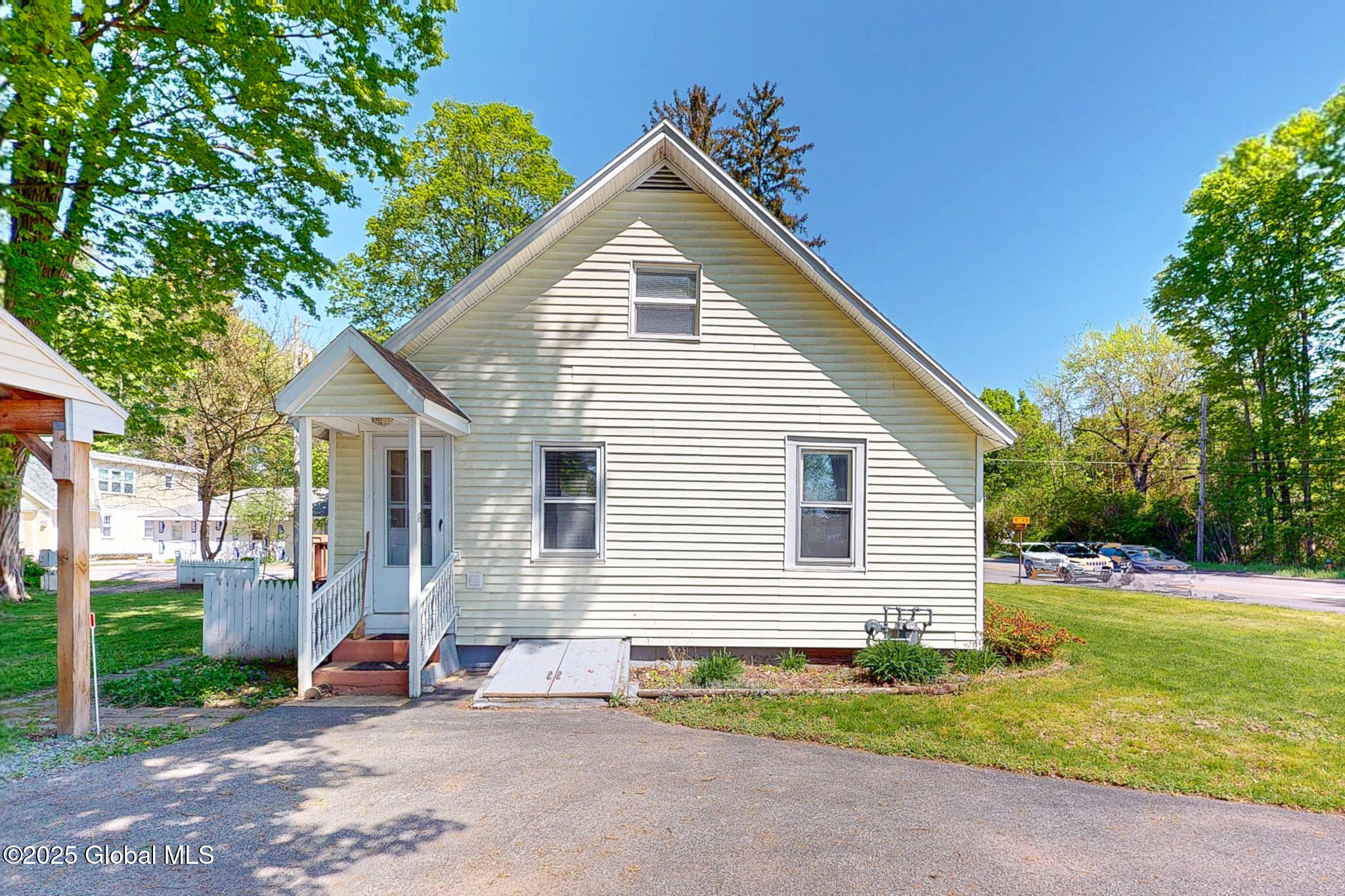 18 Marion Avenue, Saratoga Springs, New York image 27