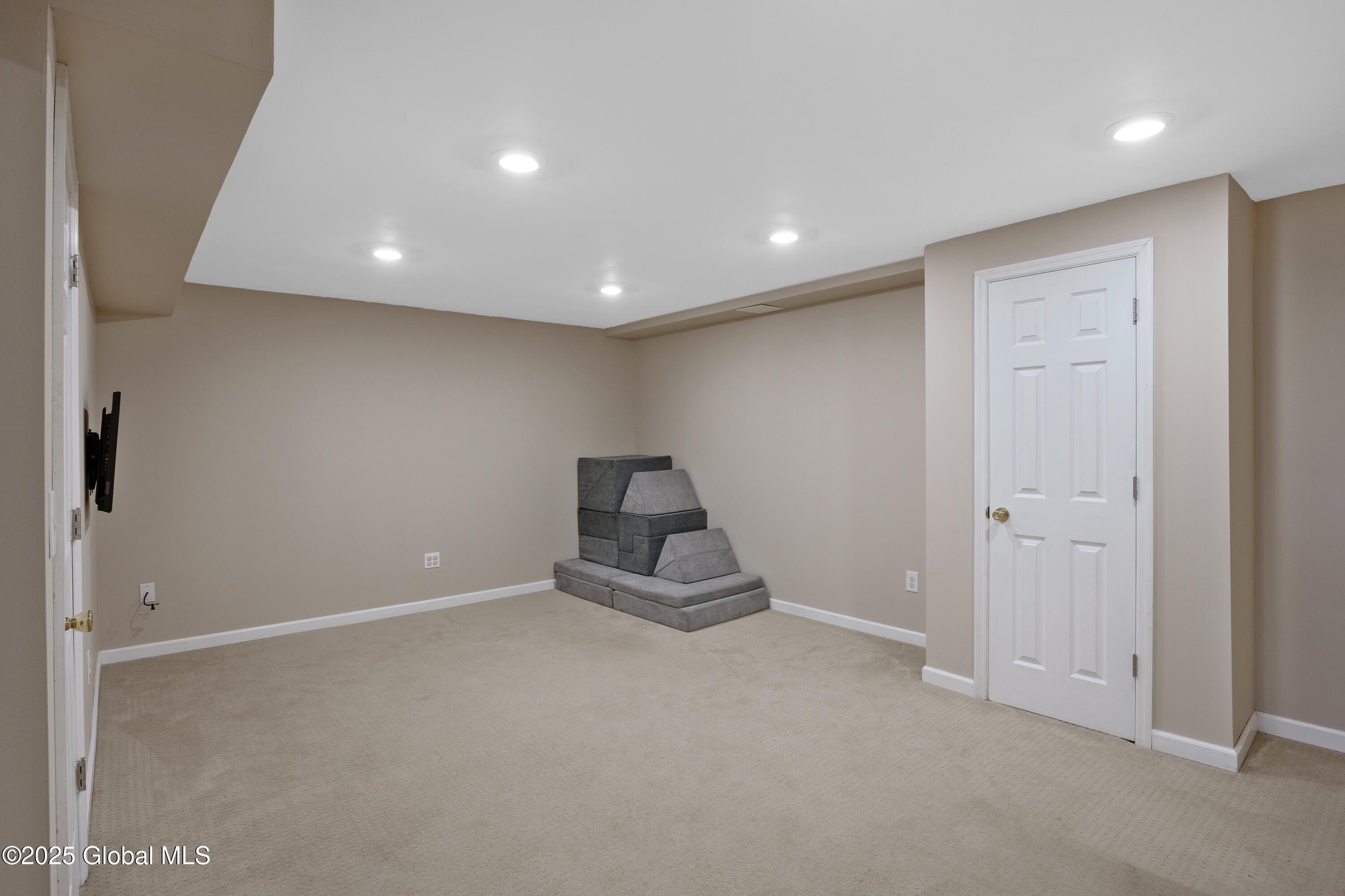 1B Applewood Drive, Ballston Lake, New York image 35