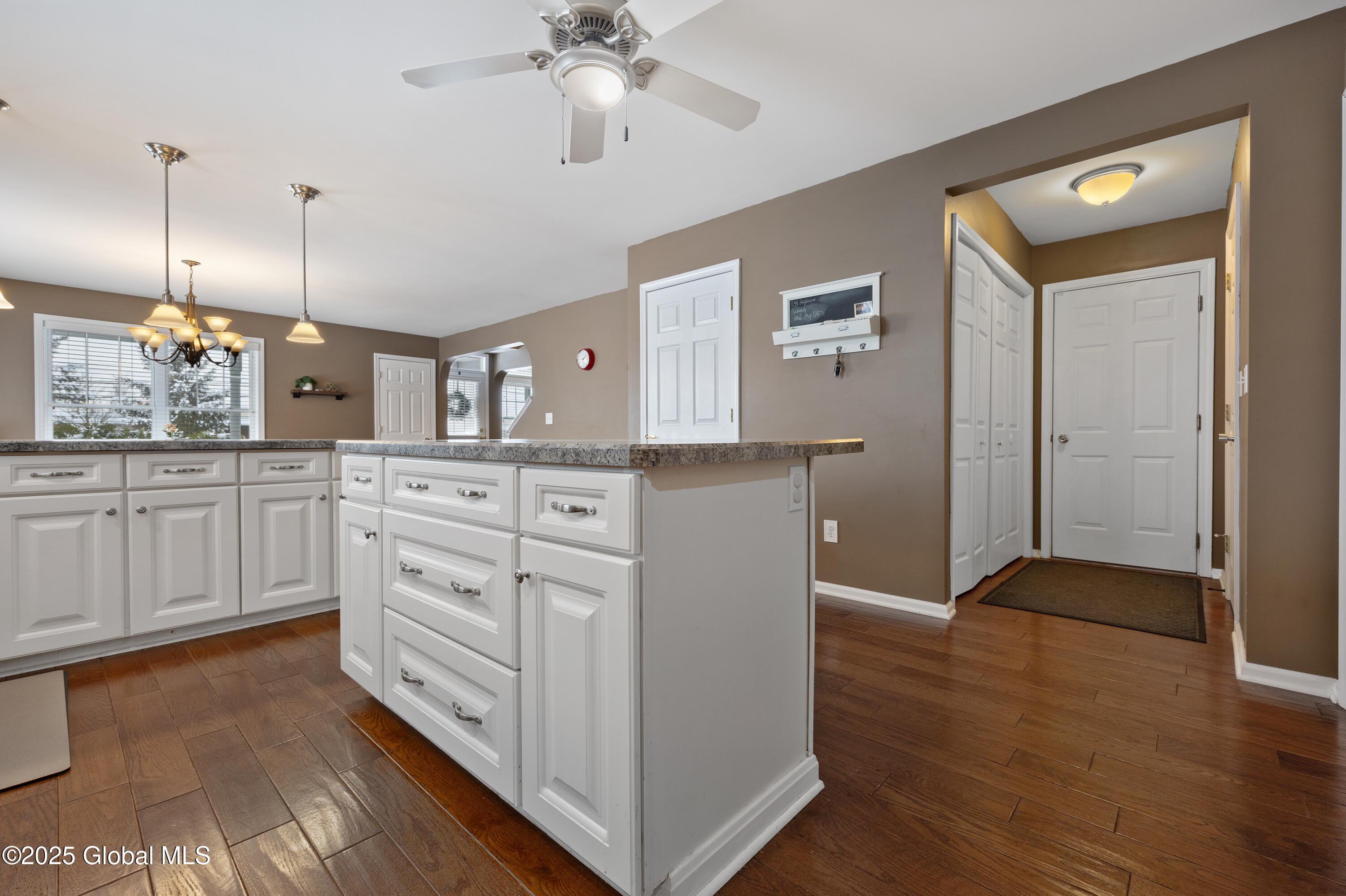 1B Applewood Drive, Ballston Lake, New York image 15