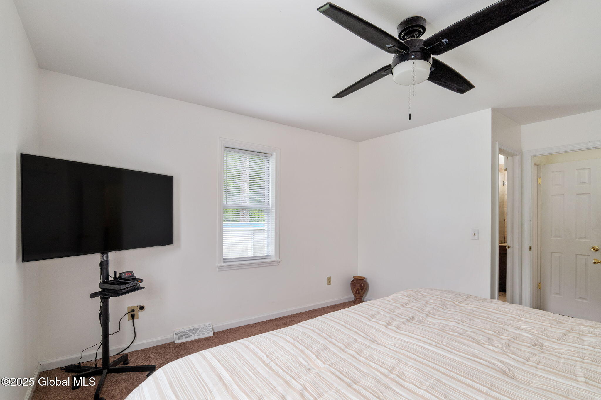 110 Trinity Place, Selkirk, New York image 21
