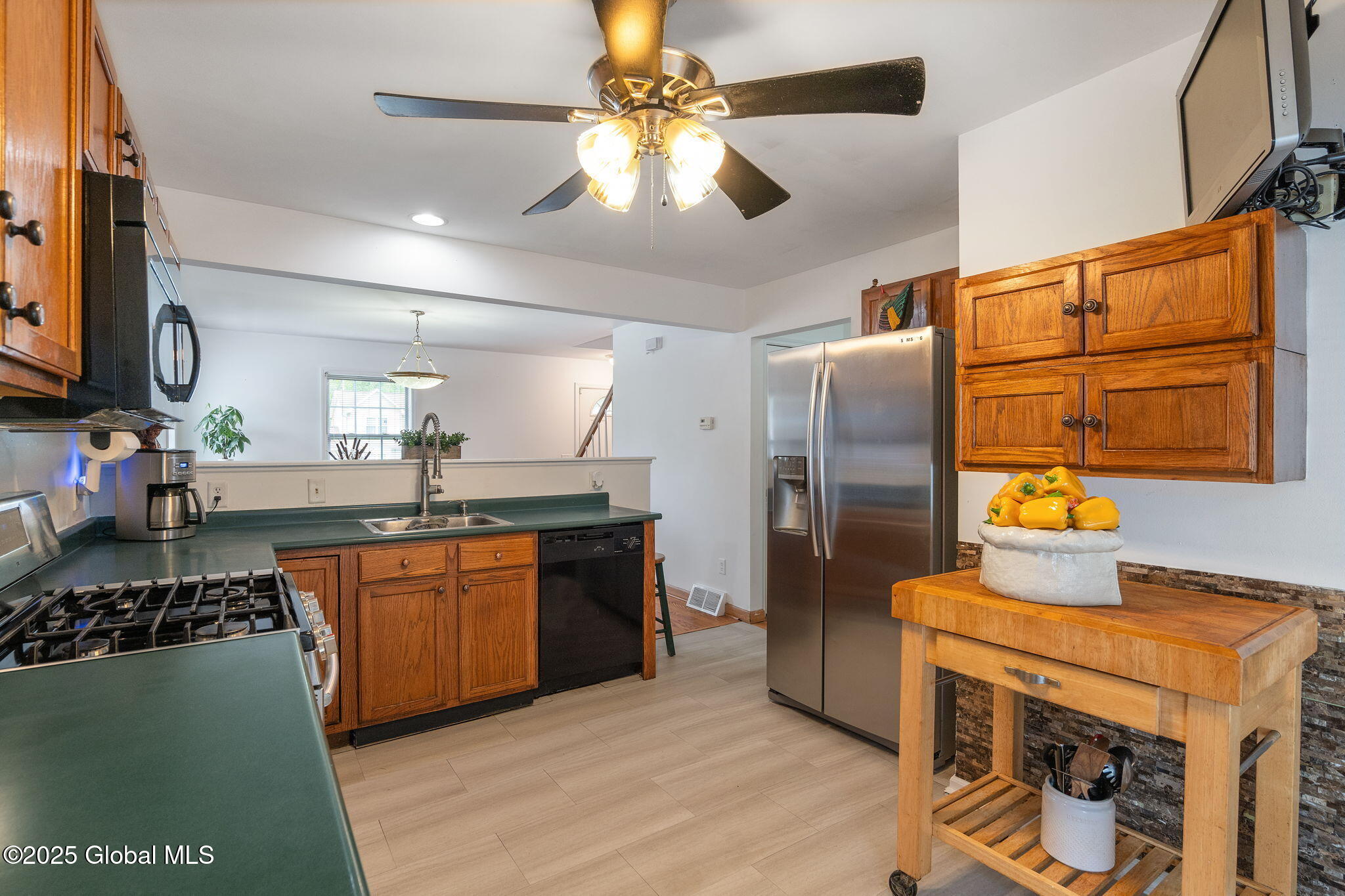 110 Trinity Place, Selkirk, New York image 17