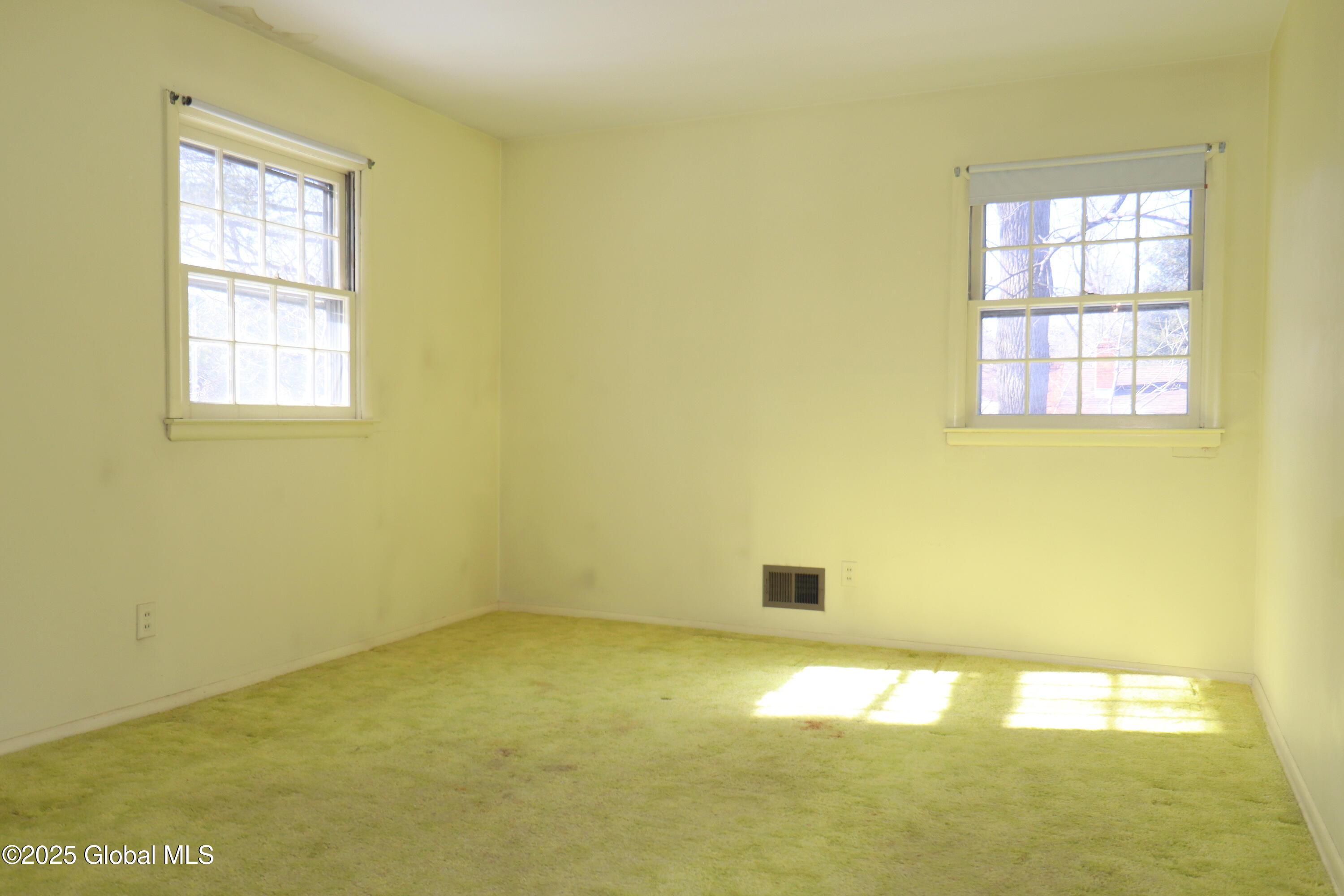 663 St Davids Lane, Niskayuna, New York image 25