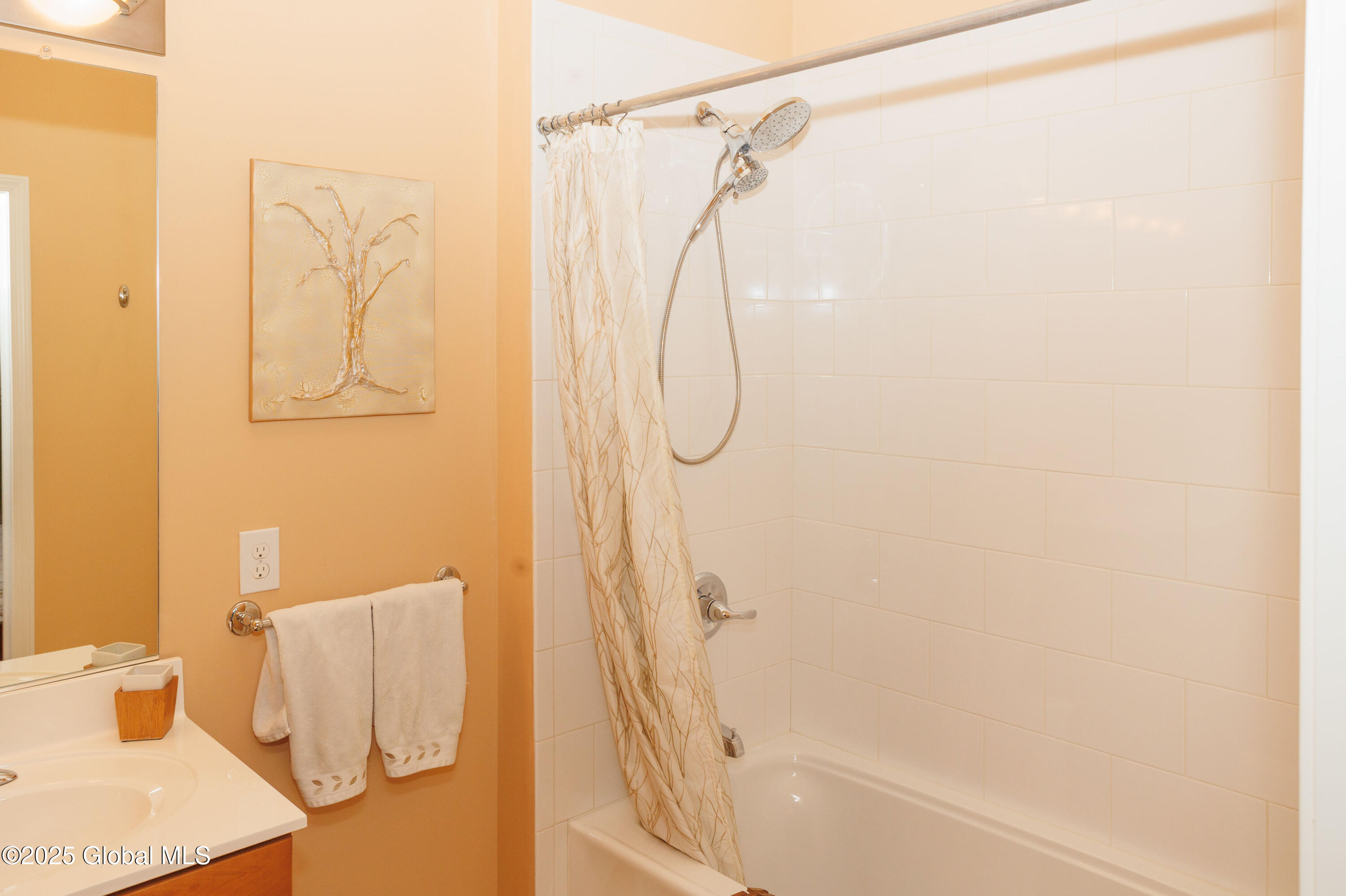 9 Bryn Mawr Court, Albany, New York image 18