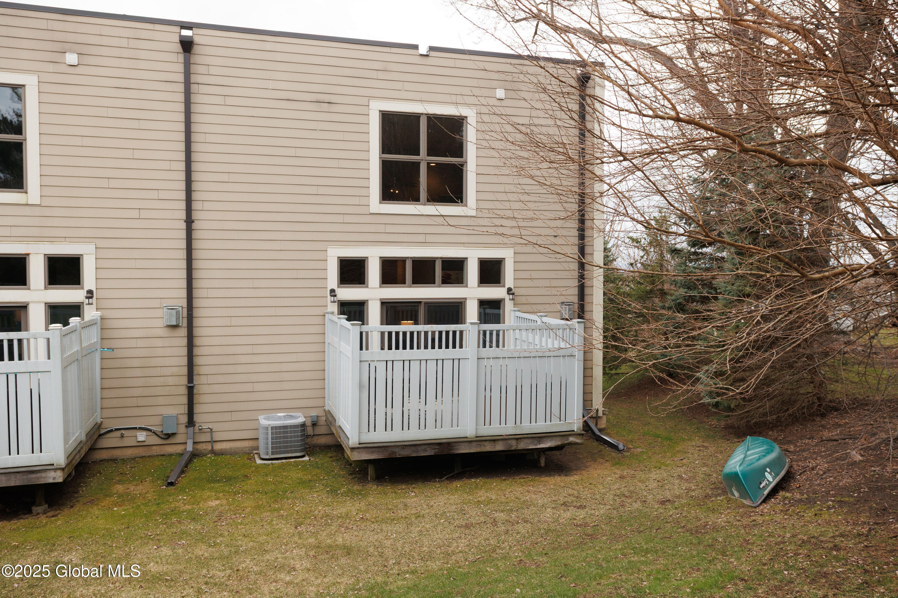 9 Bryn Mawr Court, Albany, New York image 24