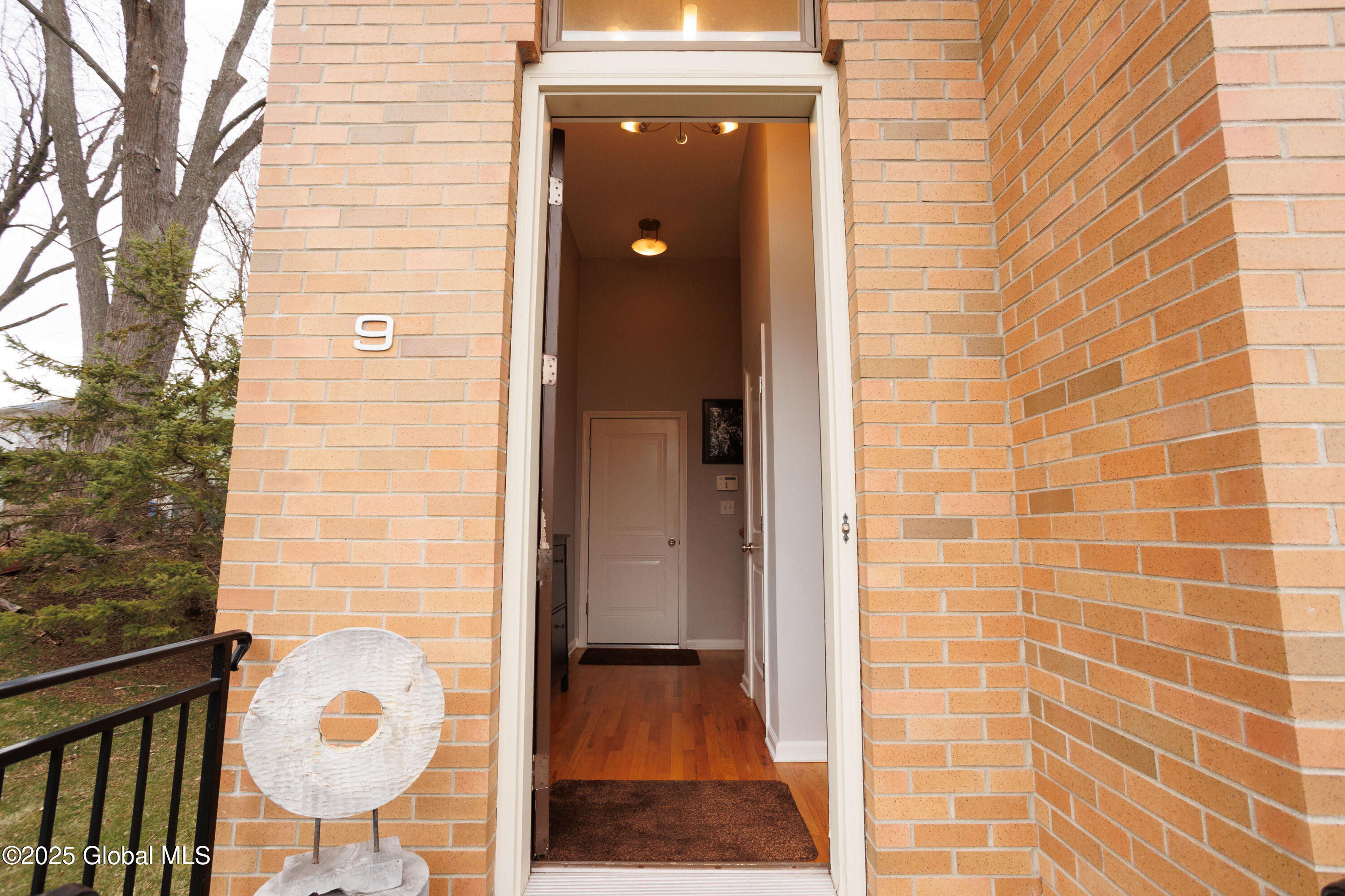 9 Bryn Mawr Court, Albany, New York image 3