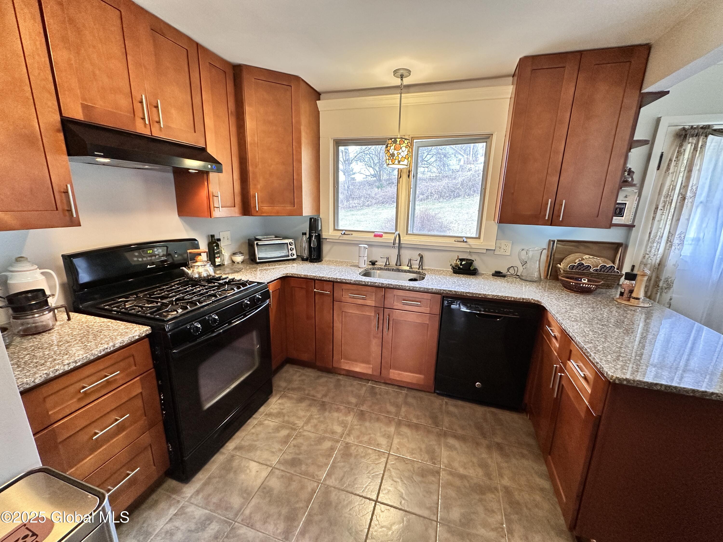 1 Valley View Drive, Troy, New York image 10
