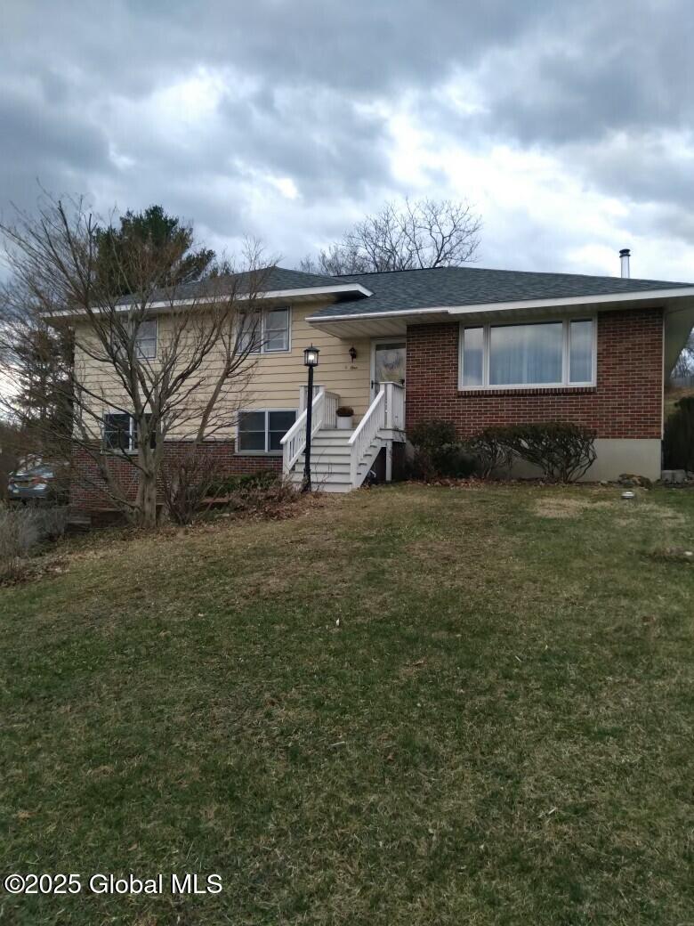 1 Valley View Drive, Troy, New York image 1