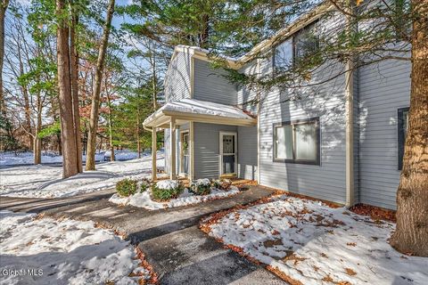 Photo of 105 Yorktown Drive, Clifton Park, NY 12065 (MLS # 202530799)