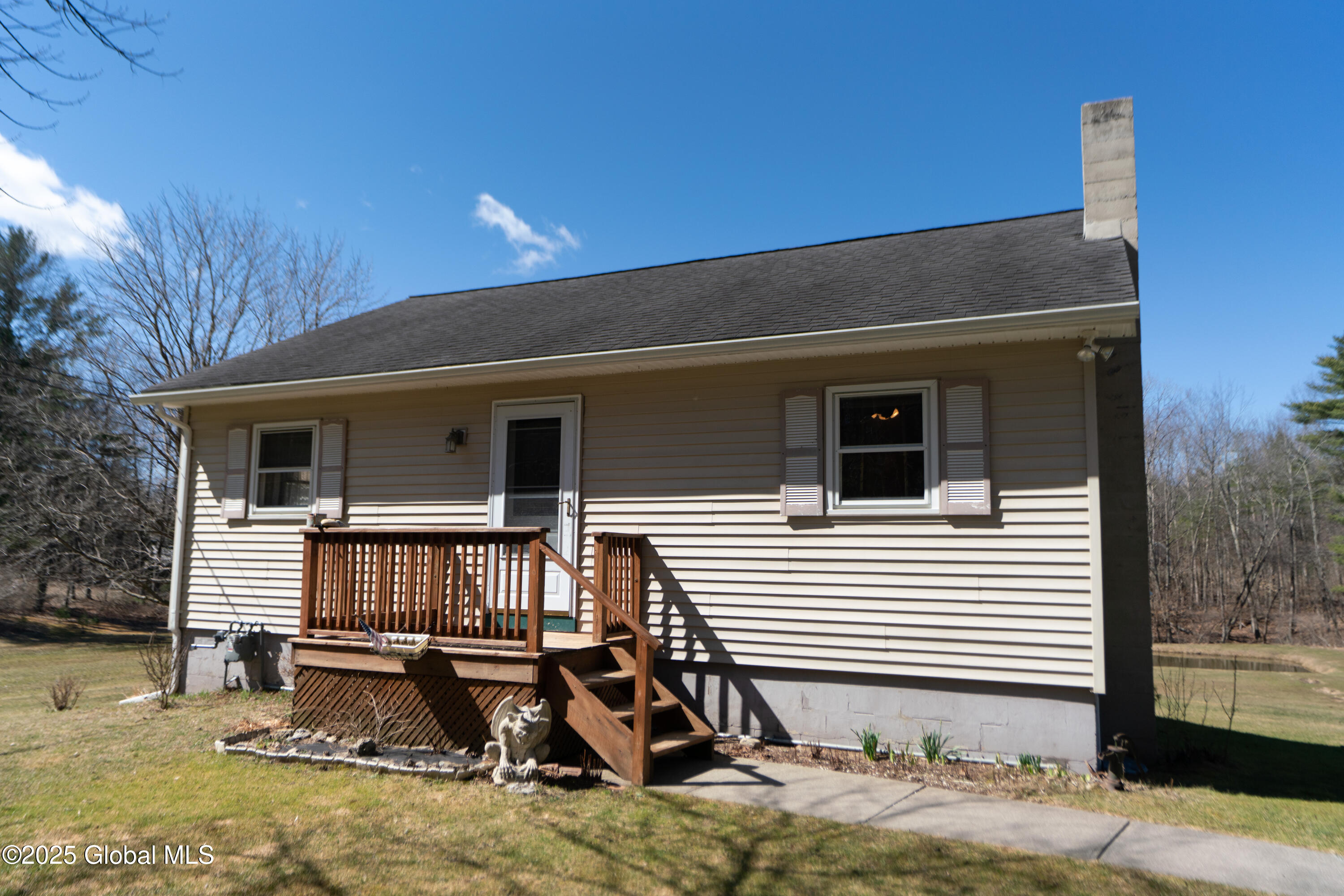 47 Ruggles Road, Saratoga Springs, New York image 2