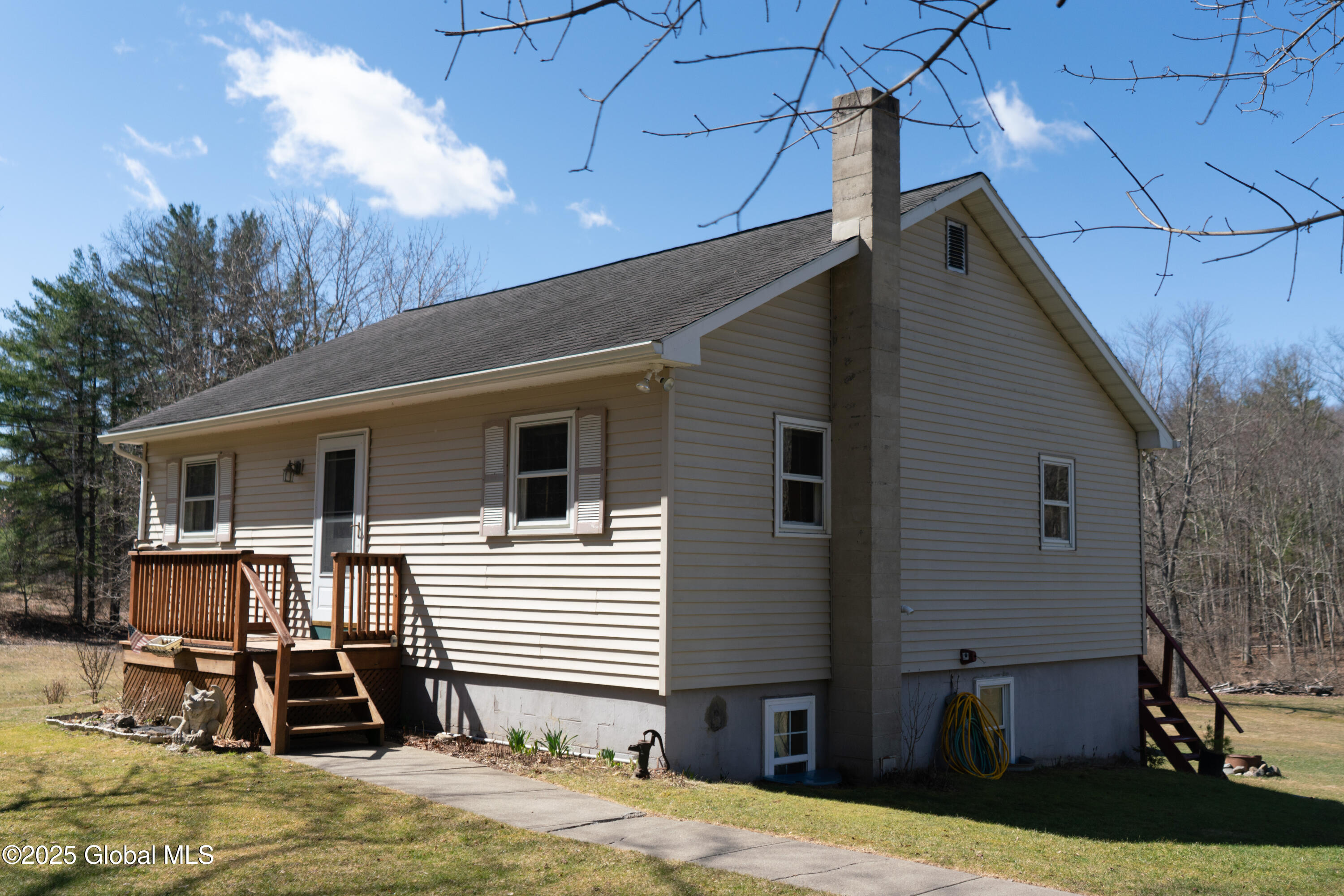 47 Ruggles Road, Saratoga Springs, New York image 1
