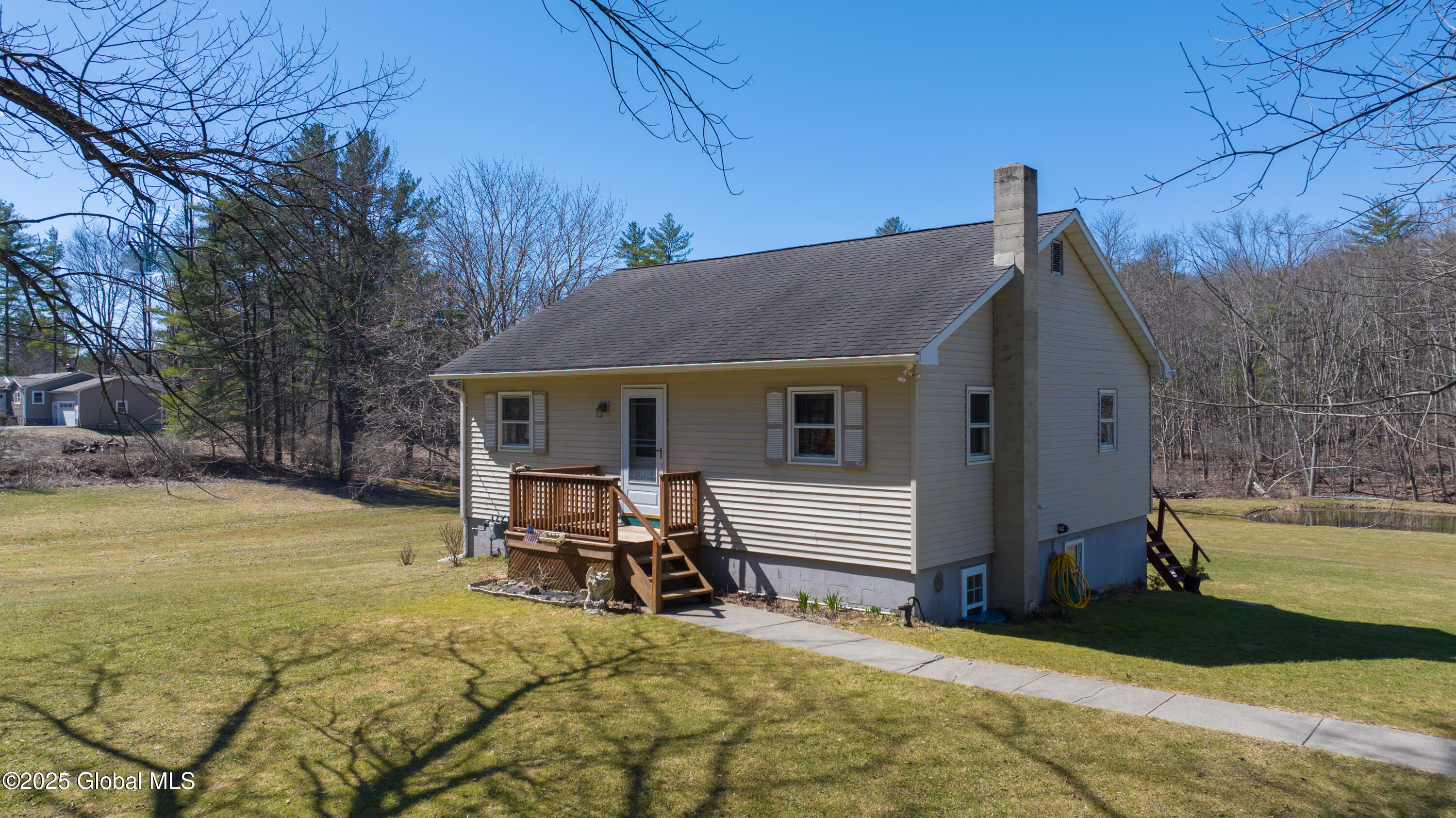 47 Ruggles Road, Saratoga Springs, New York image 2