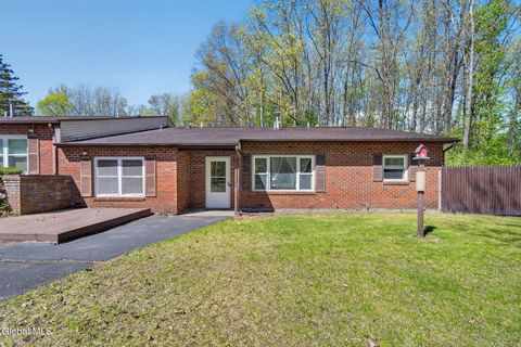 Photo of 6B Deer Creek Crk, Clifton Park, NY 12065 (MLS # 202617256)