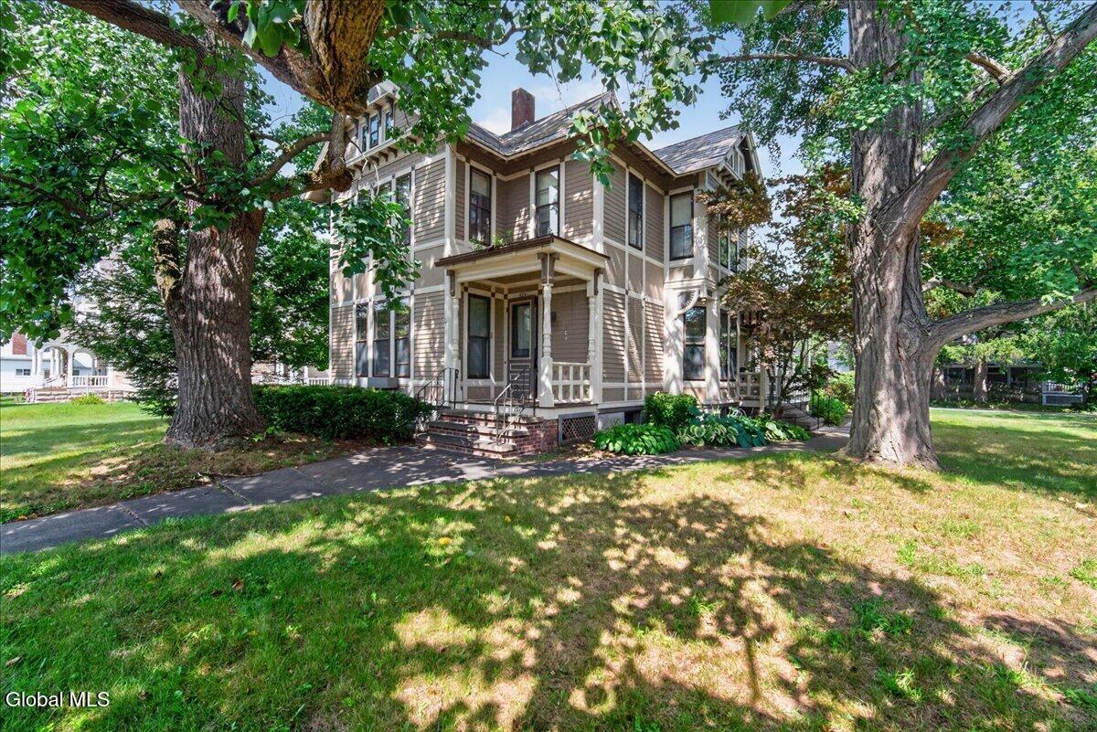 475 Glen Street