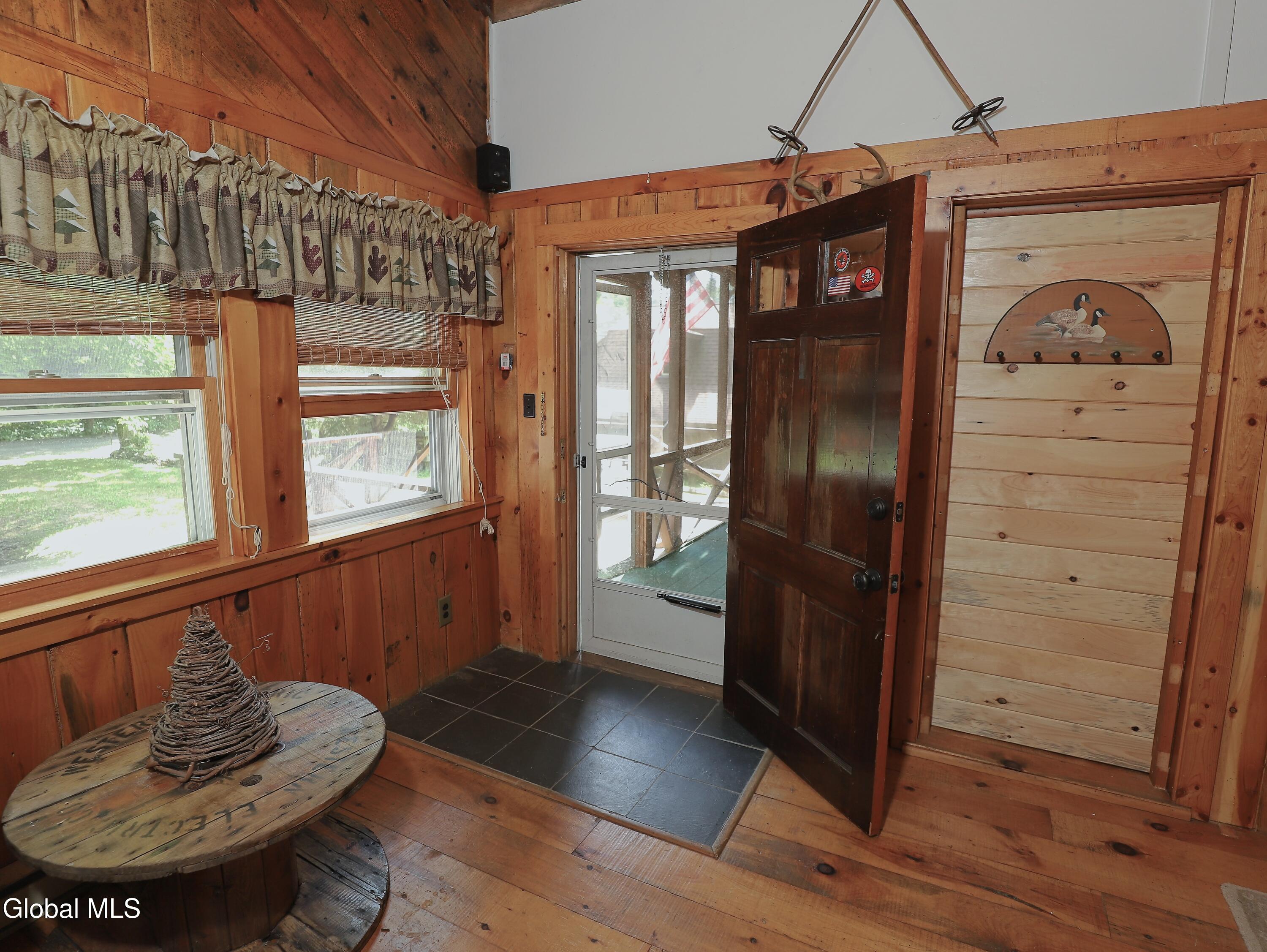 208 N Stoner Lake Road