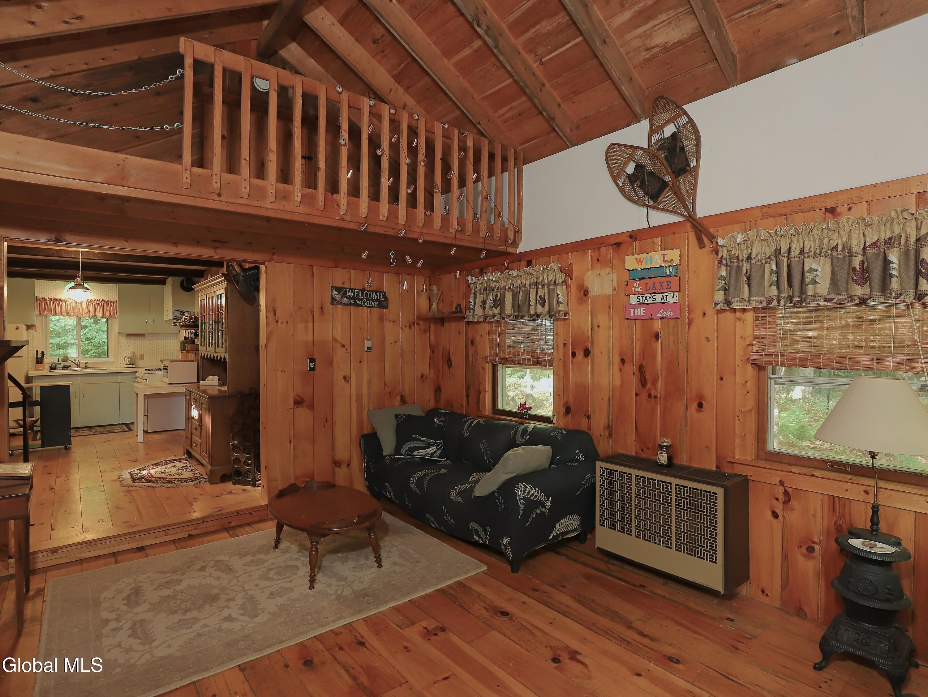 208 N Stoner Lake Road