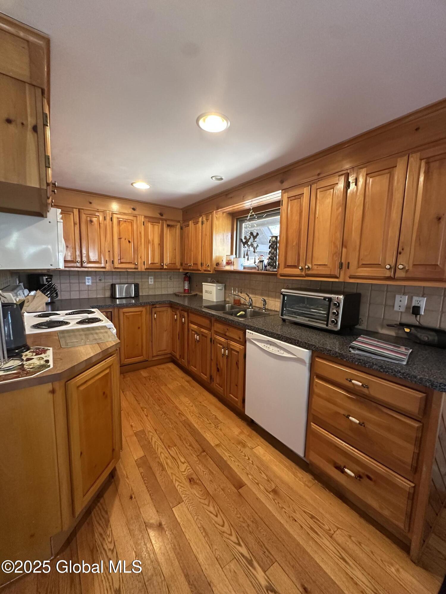 34 Park Road, Johnsburg, New York image 9
