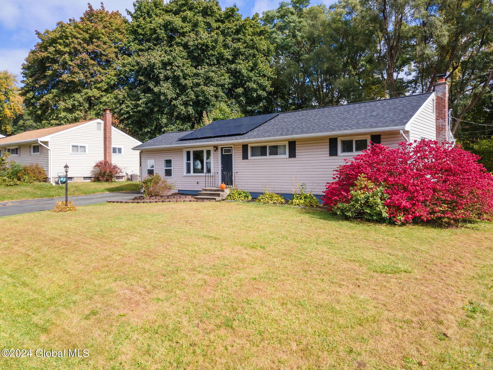 21 Frantone Lane, Loudonville, New York image 3