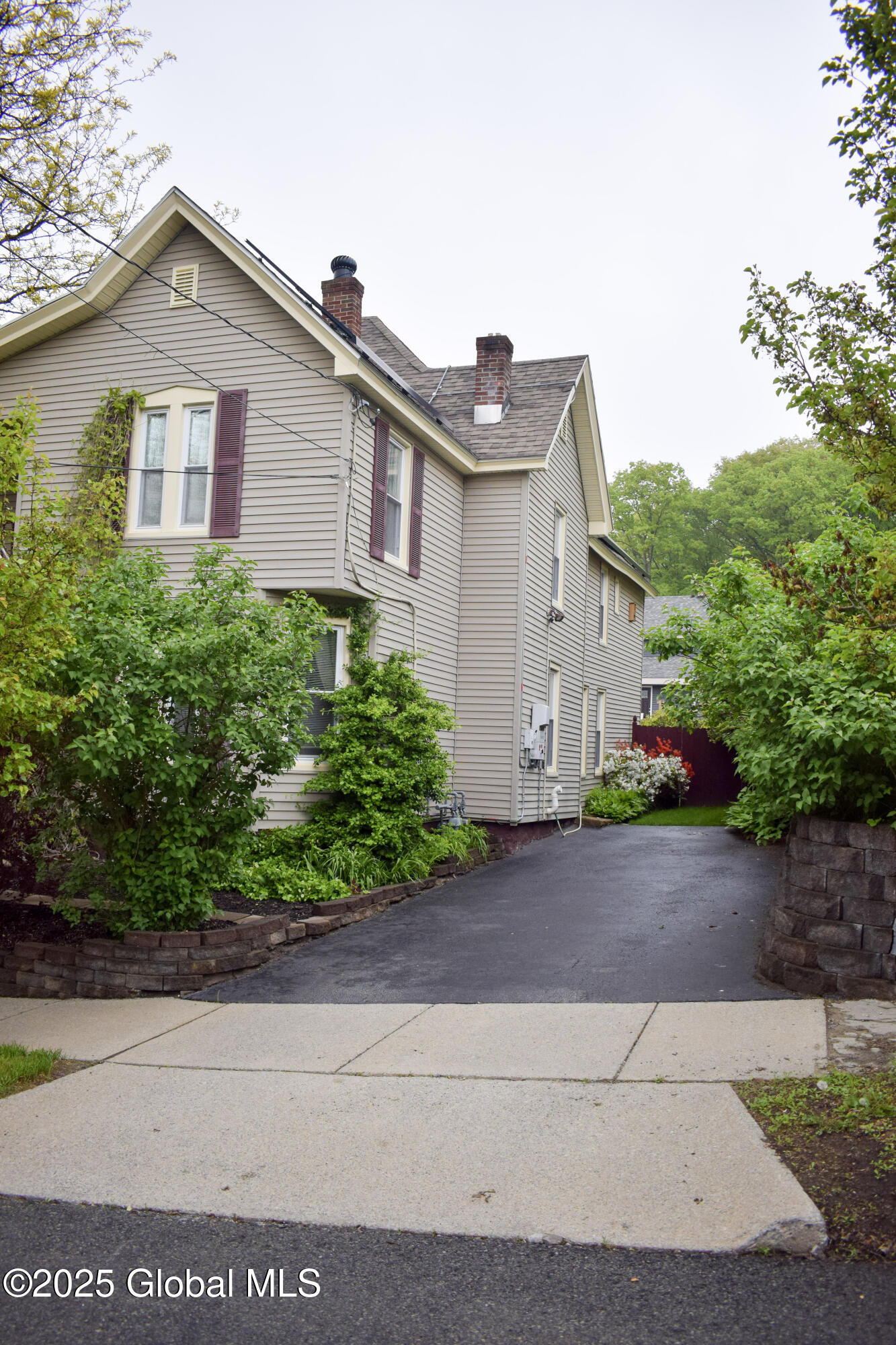 57 Park Street, Gloversville, New York image 3
