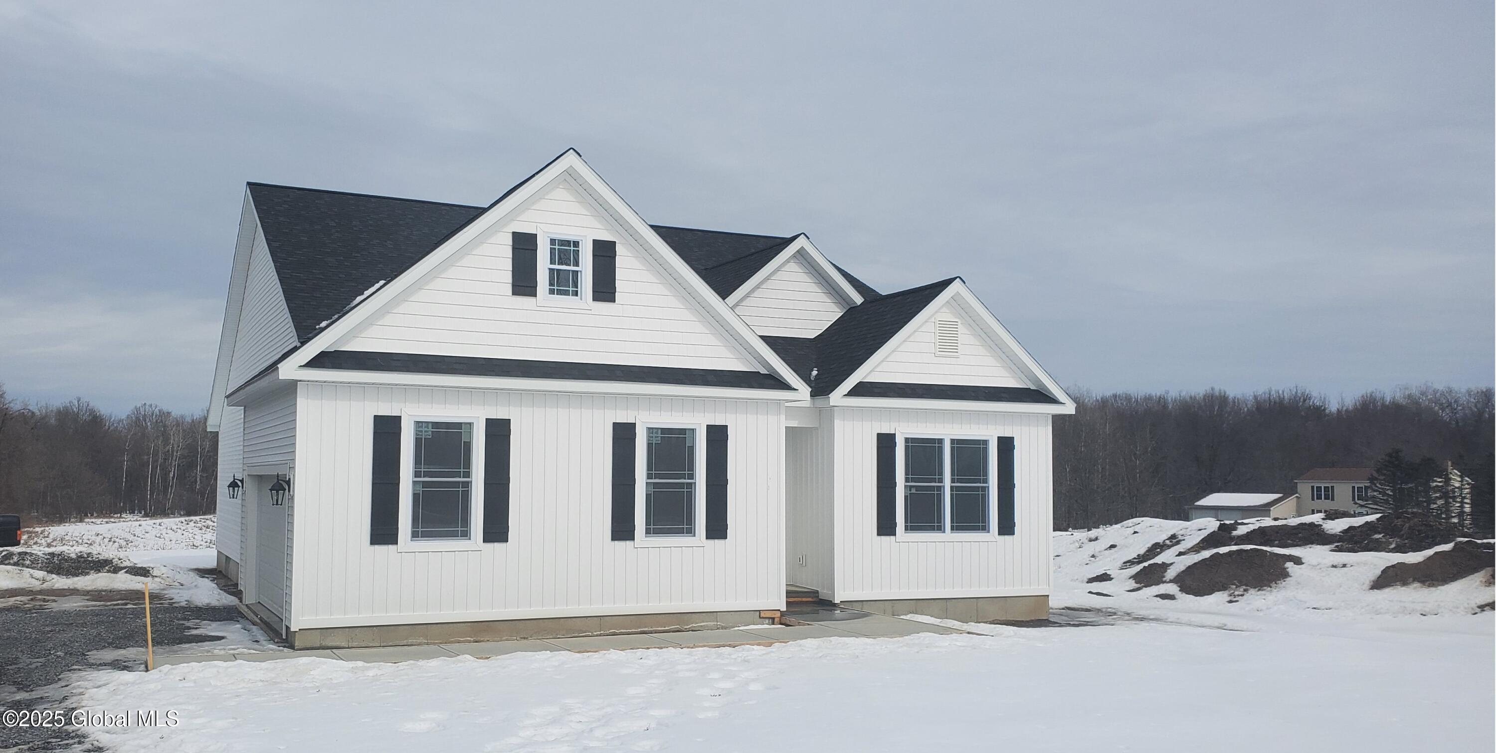 43 Mcbride Road, Clifton Park, New York image 1