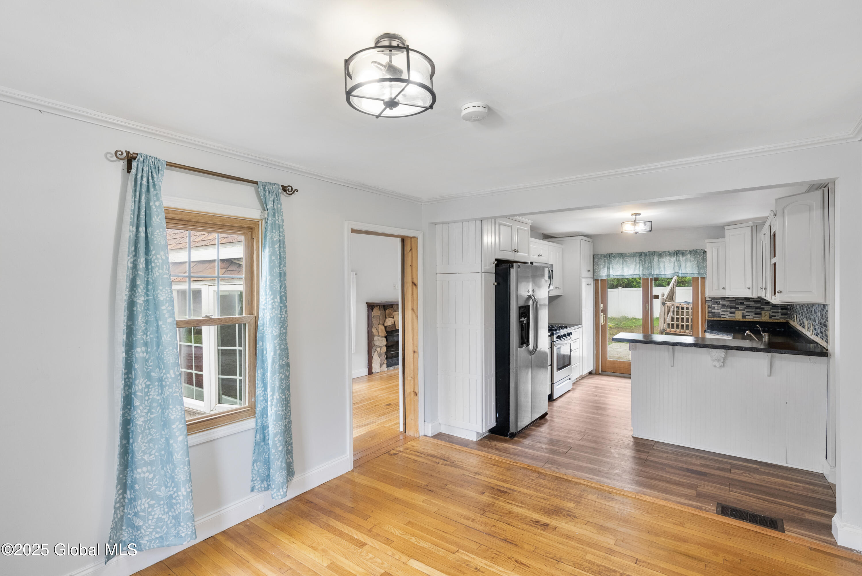 7 Glennon Road, Latham, New York image 2