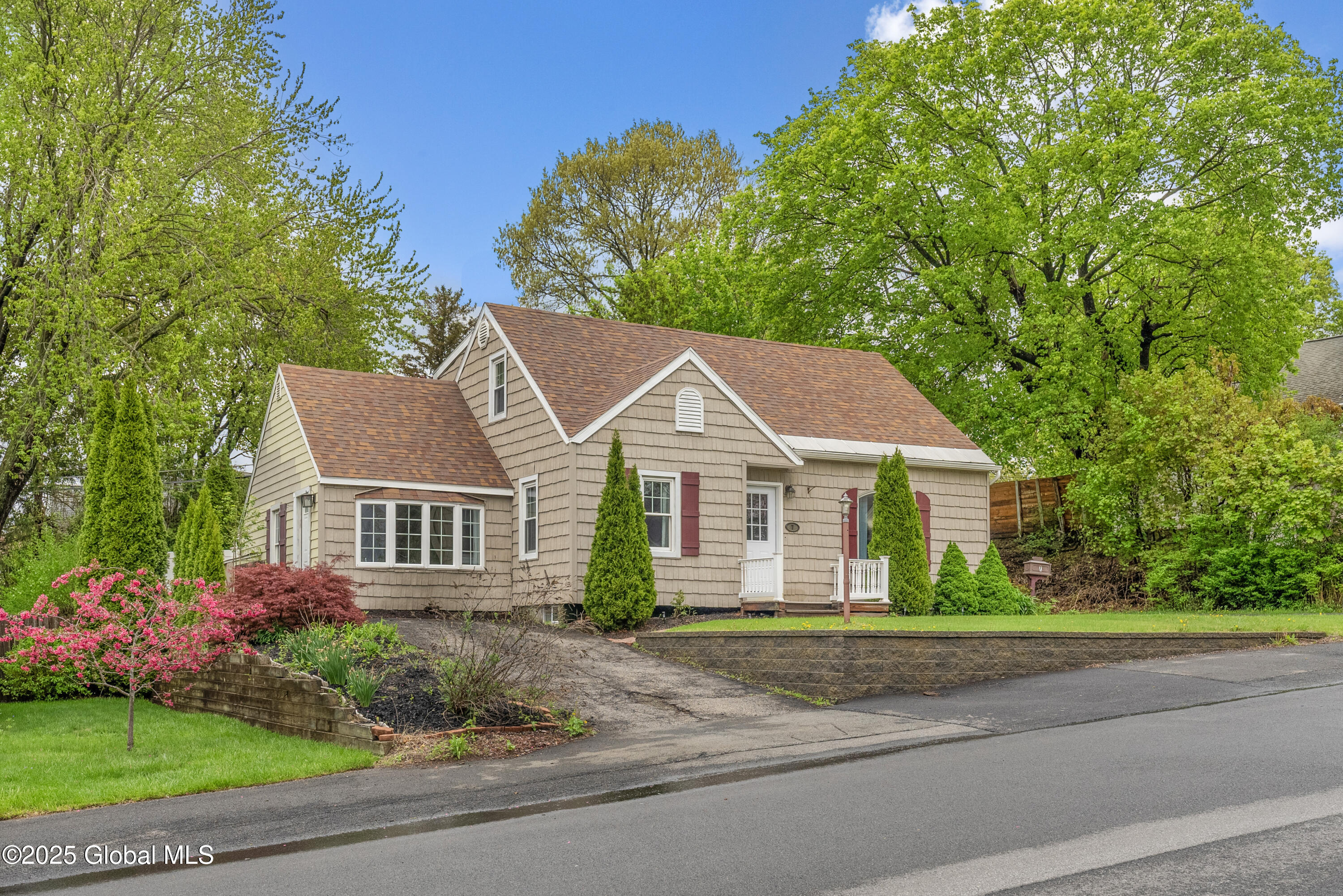 7 Glennon Road, Latham, New York image 1