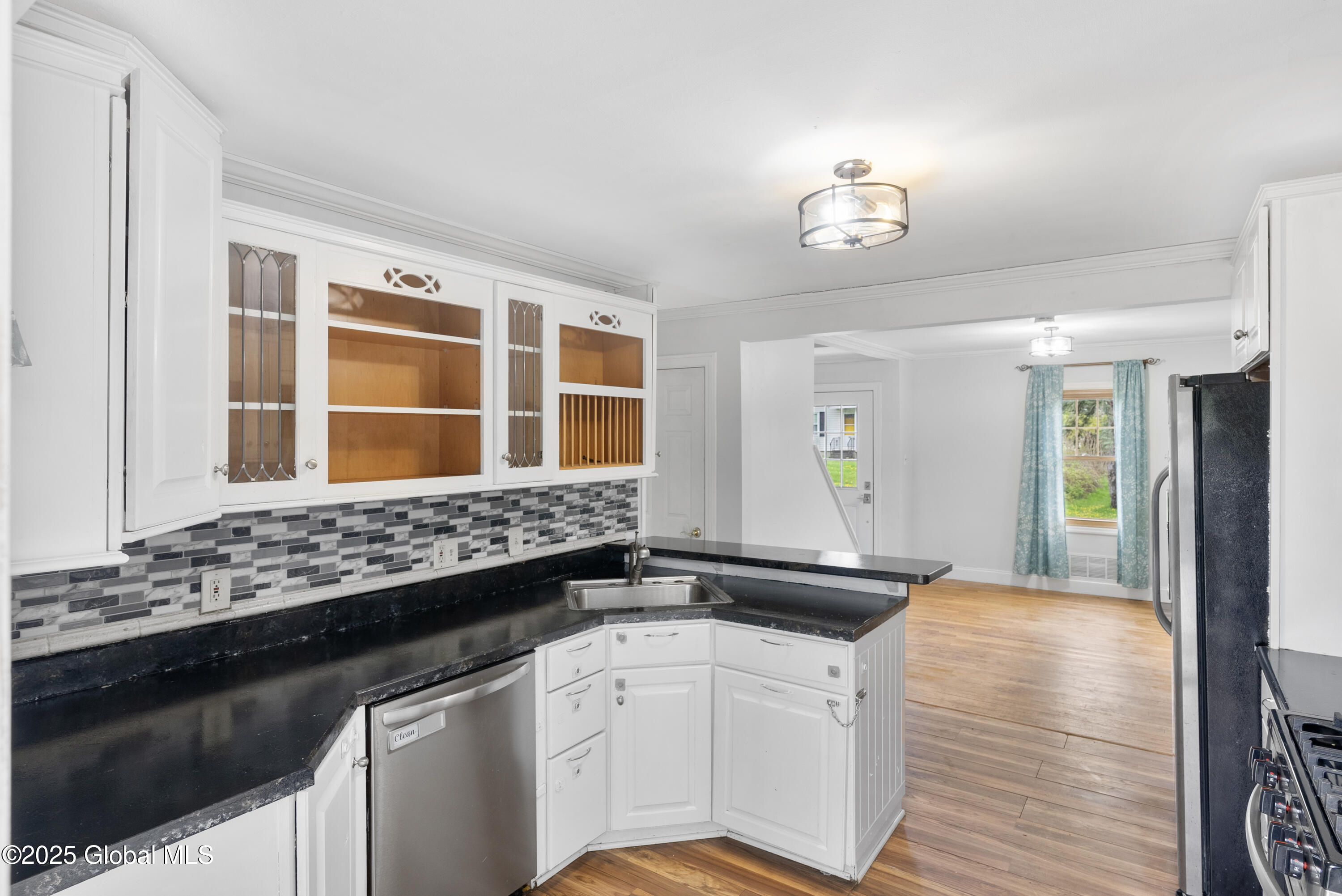 7 Glennon Road, Latham, New York image 7