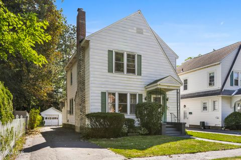 Photo of 1474 Baker Avenue, Niskayuna, NY 12309 (MLS # 202524137) Photo of 1474 Baker Avenue, Niskayuna, NY 12309 (MLS # 202524137)
