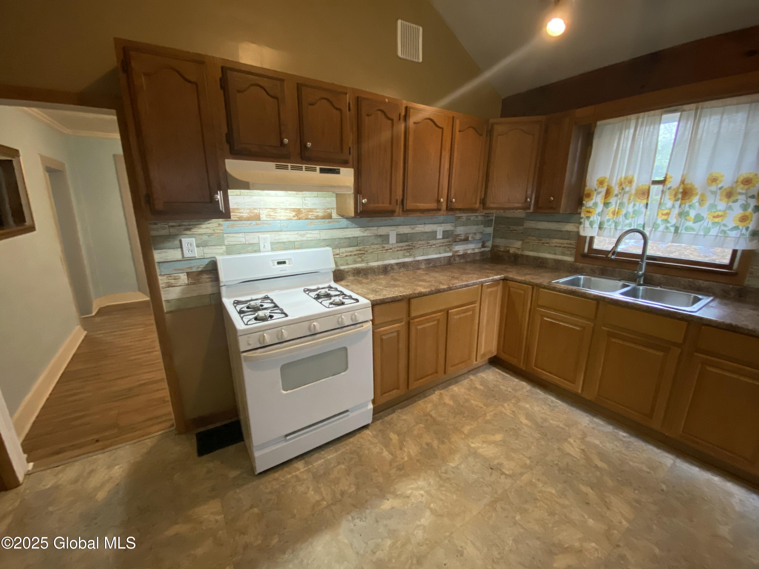 238 N Main Street, Gloversville, New York image 3