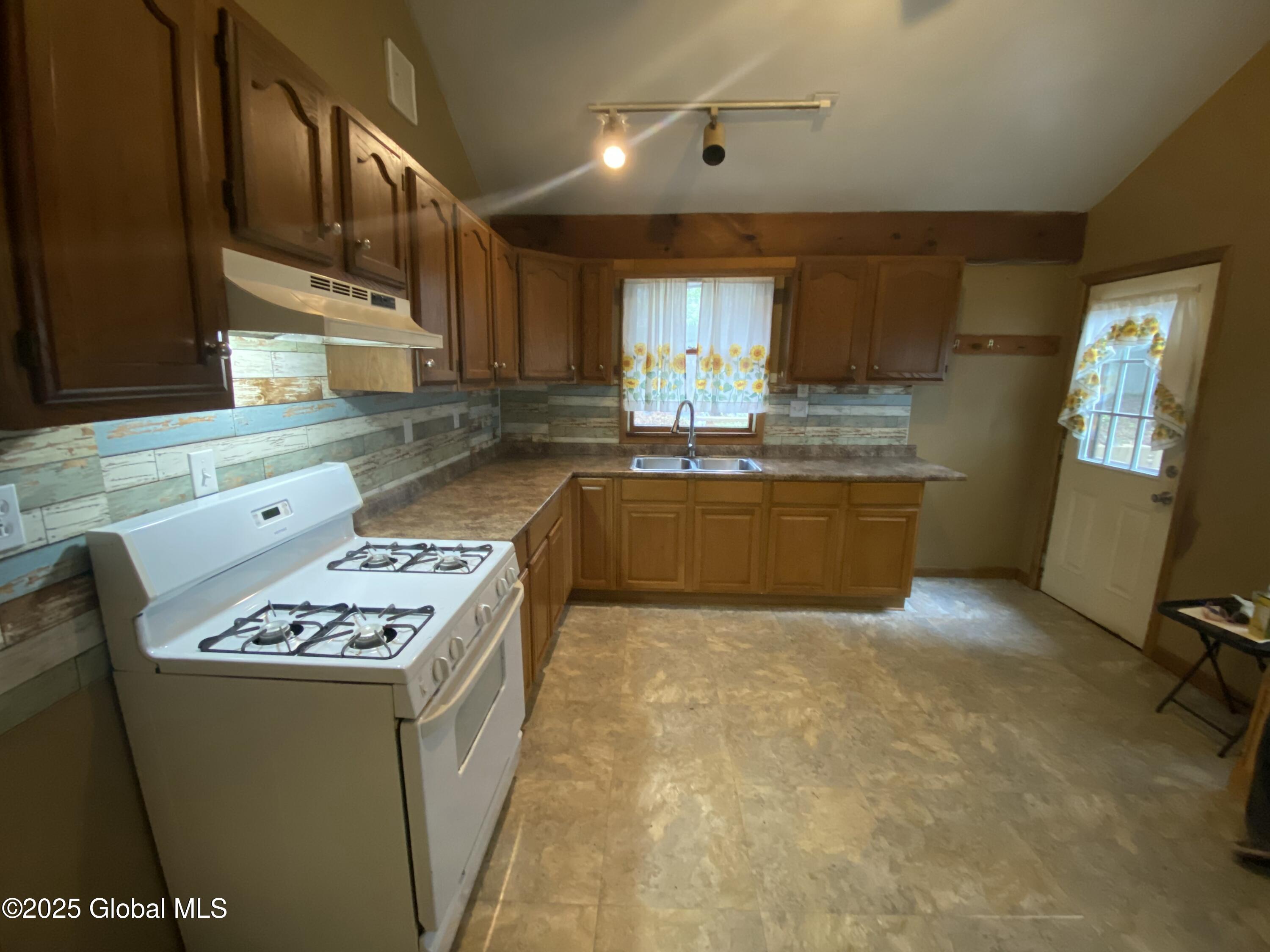 238 N Main Street, Gloversville, New York image 5