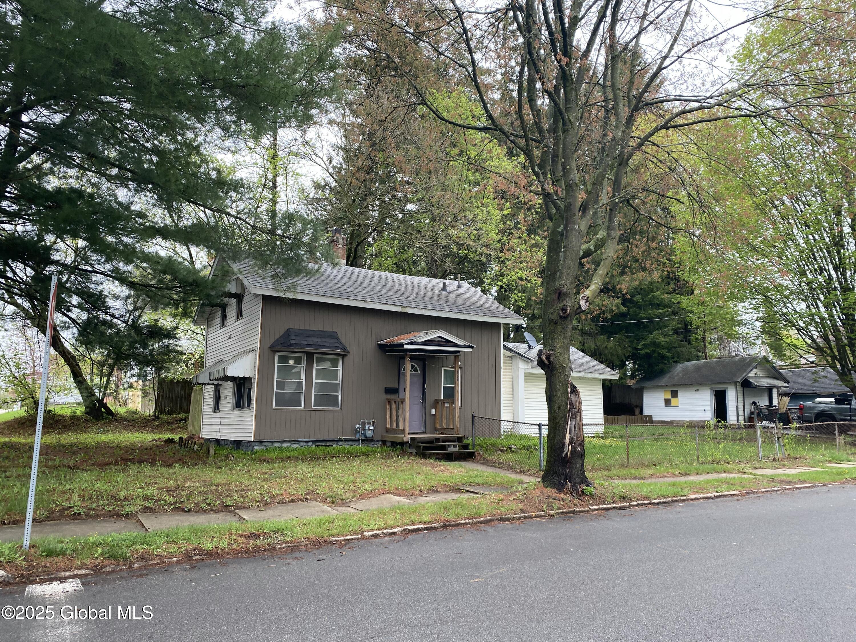 238 N Main Street, Gloversville, New York image 1